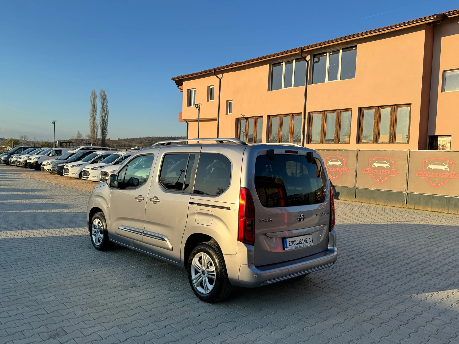 Toyota Proace City 1.5D 4+ 1 FULL - изображение 3