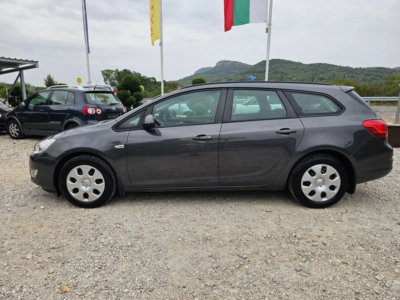 Opel Astra 1.3 CDTI EKOFLEX КЛИМАТИК - изображение 2