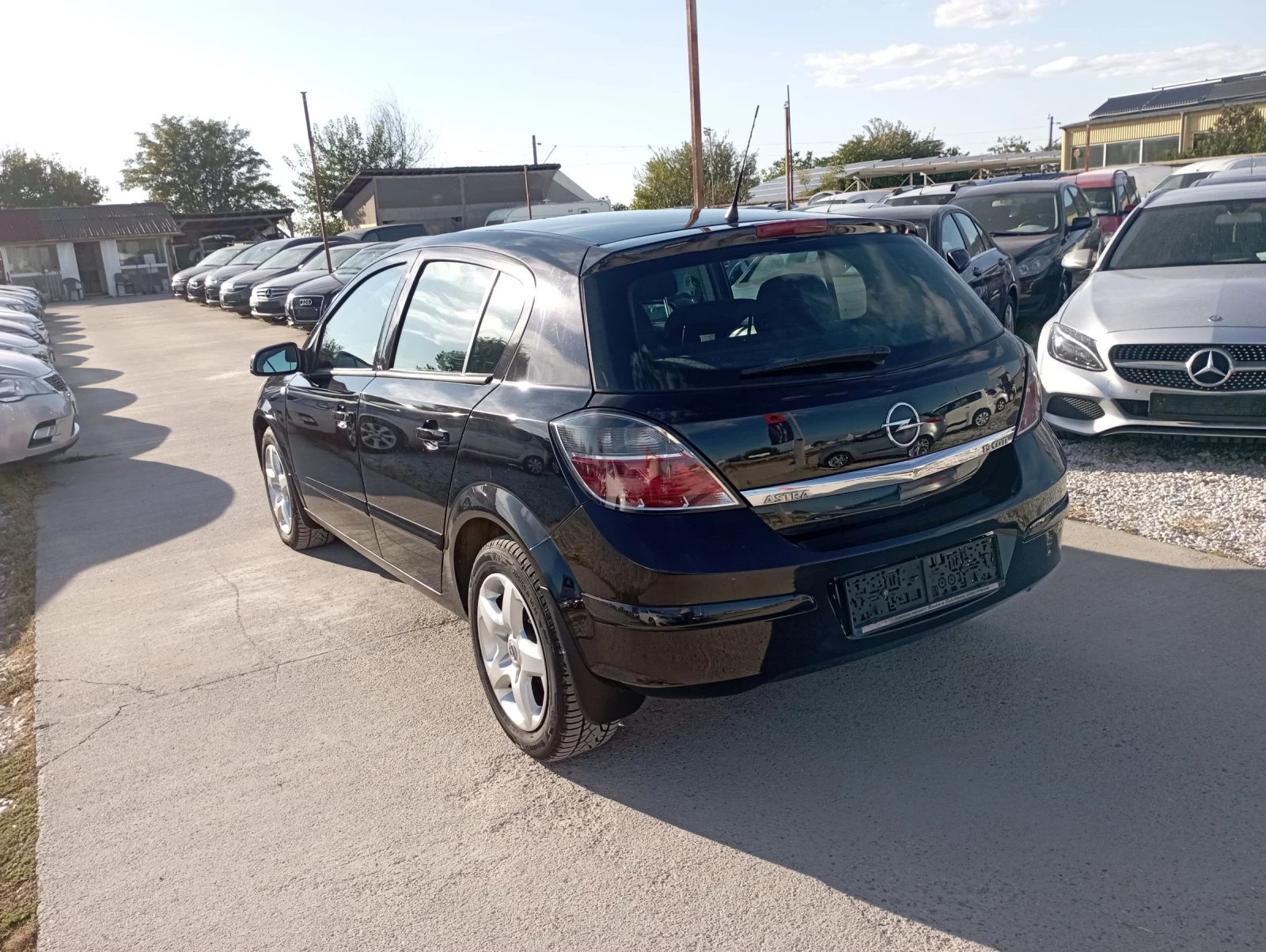 Opel Astra 1.9, 101 кс, Фейслифт - изображение 3