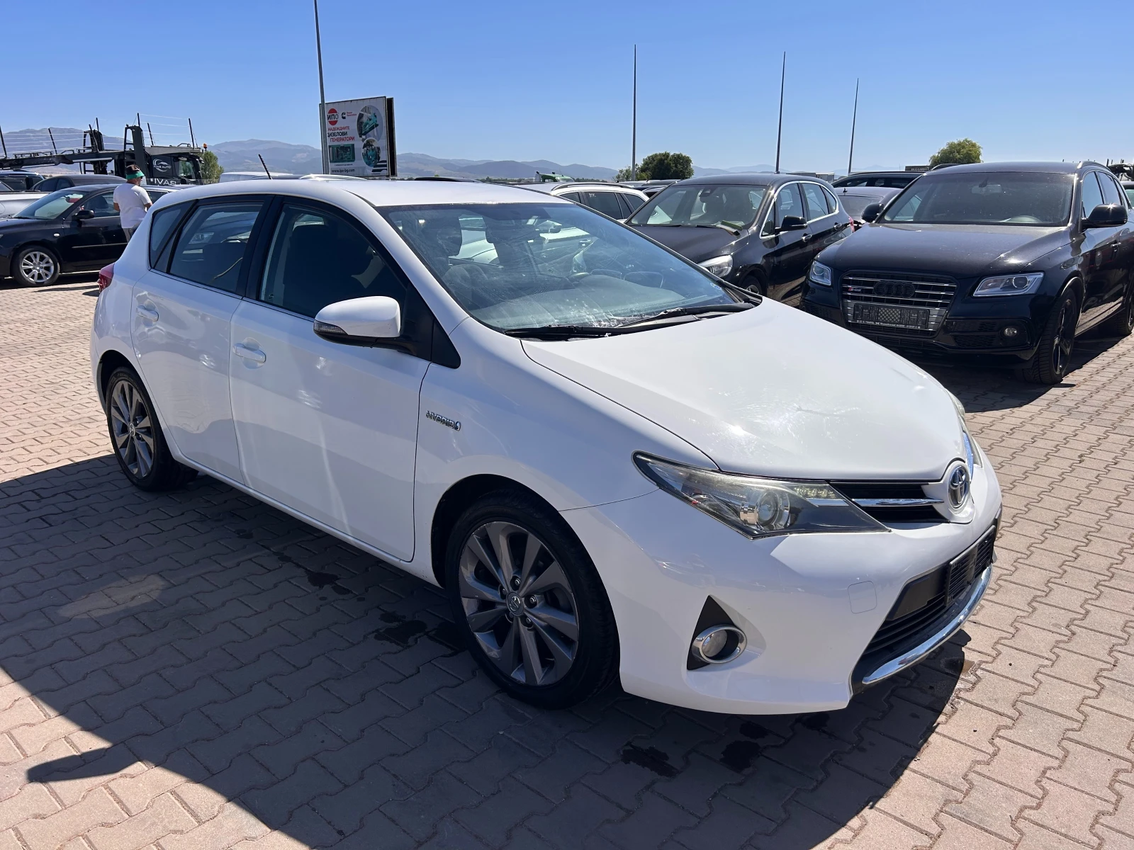 Toyota Auris 1.8i HYBRID AVTOMAT/NAVI/KAMERA EURO 5 - изображение 4