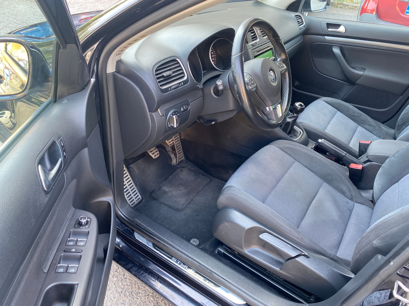 VW Golf 6 2л дизел 140 к.с. - изображение 9