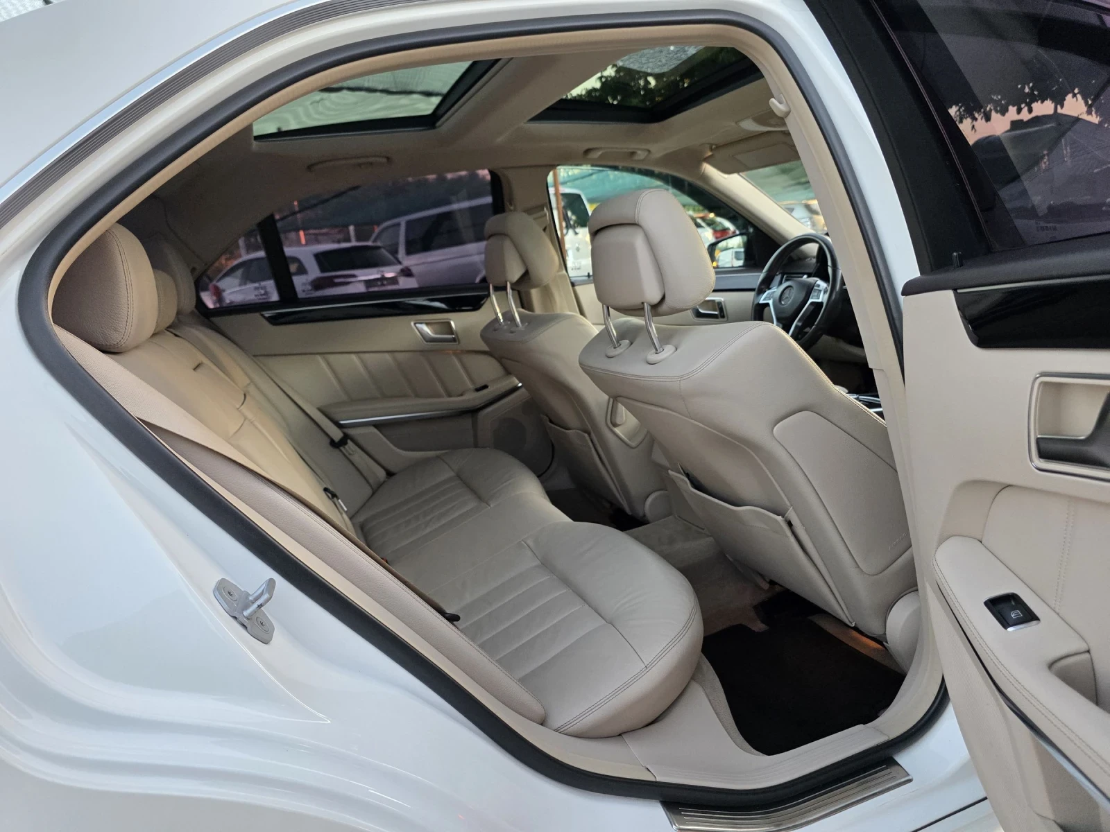 Mercedes-Benz E 220 CDI 170 К.С. АМГ ПАКЕТ / ФЕЙС / ПАНОРАМА / КАРПЛЕЙ - изображение 10