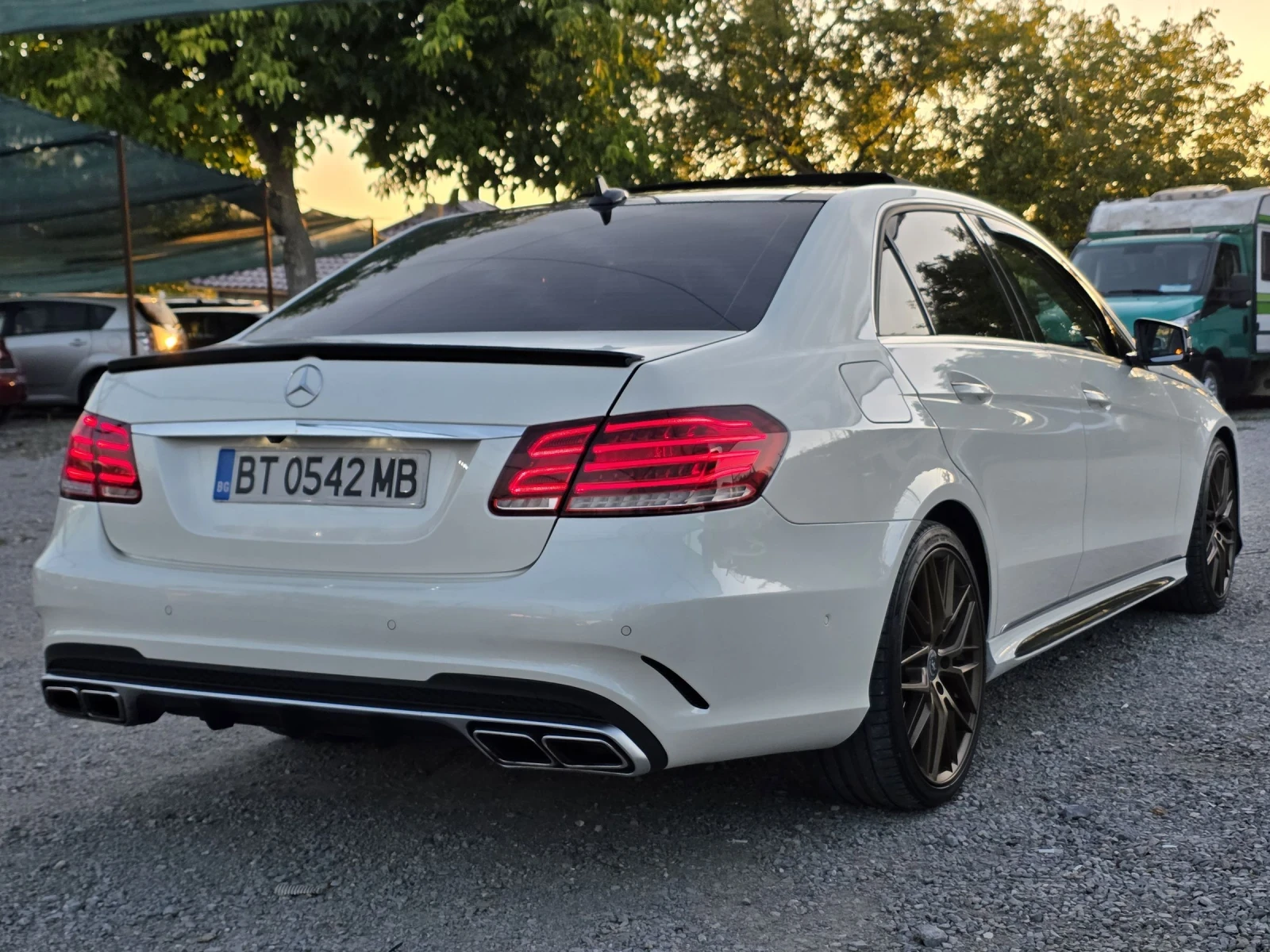 Mercedes-Benz E 220 CDI 170 К.С. АМГ ПАКЕТ / ФЕЙС / ПАНОРАМА / КАРПЛЕЙ - изображение 4
