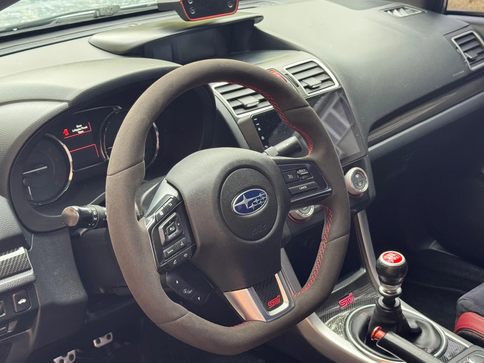 Subaru Impreza WRX STI / БЕЗУПРЕЧНА / ОБСЛУЖЕНА - изображение 9