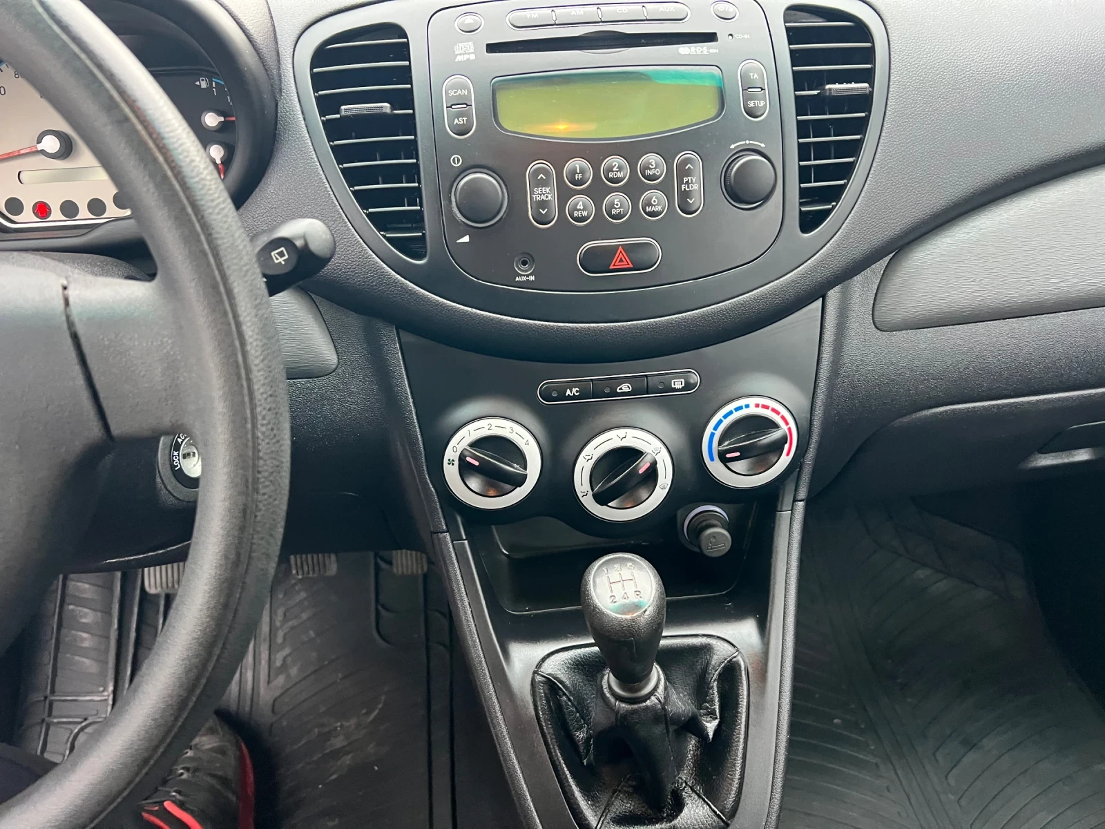 Hyundai I10 1.1 66коня 4цилиндъра Климатик нов внос | Mobile.bg — изображение 13