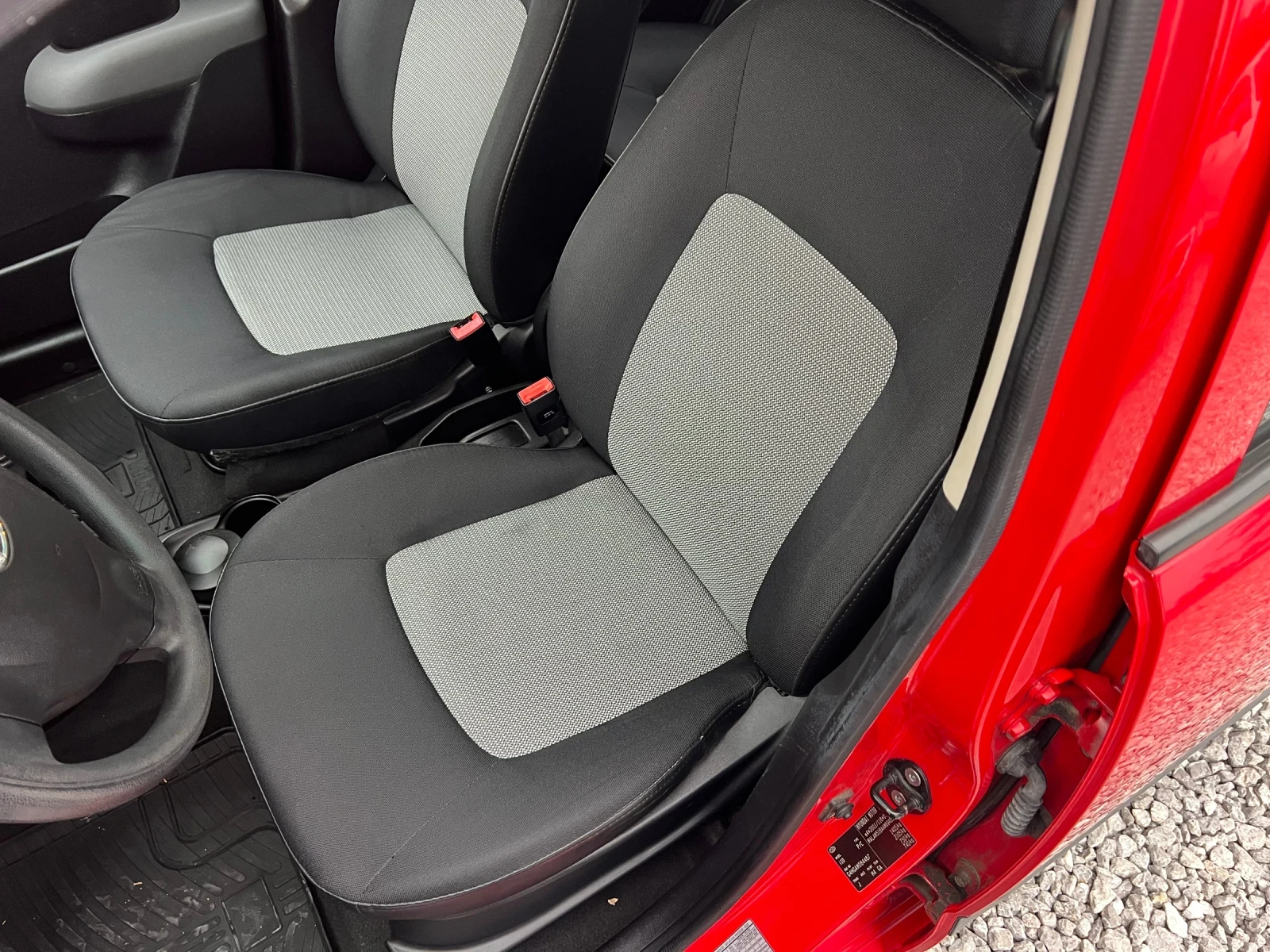 Hyundai I10 1.1 66коня 4цилиндъра Климатик нов внос - изображение 10