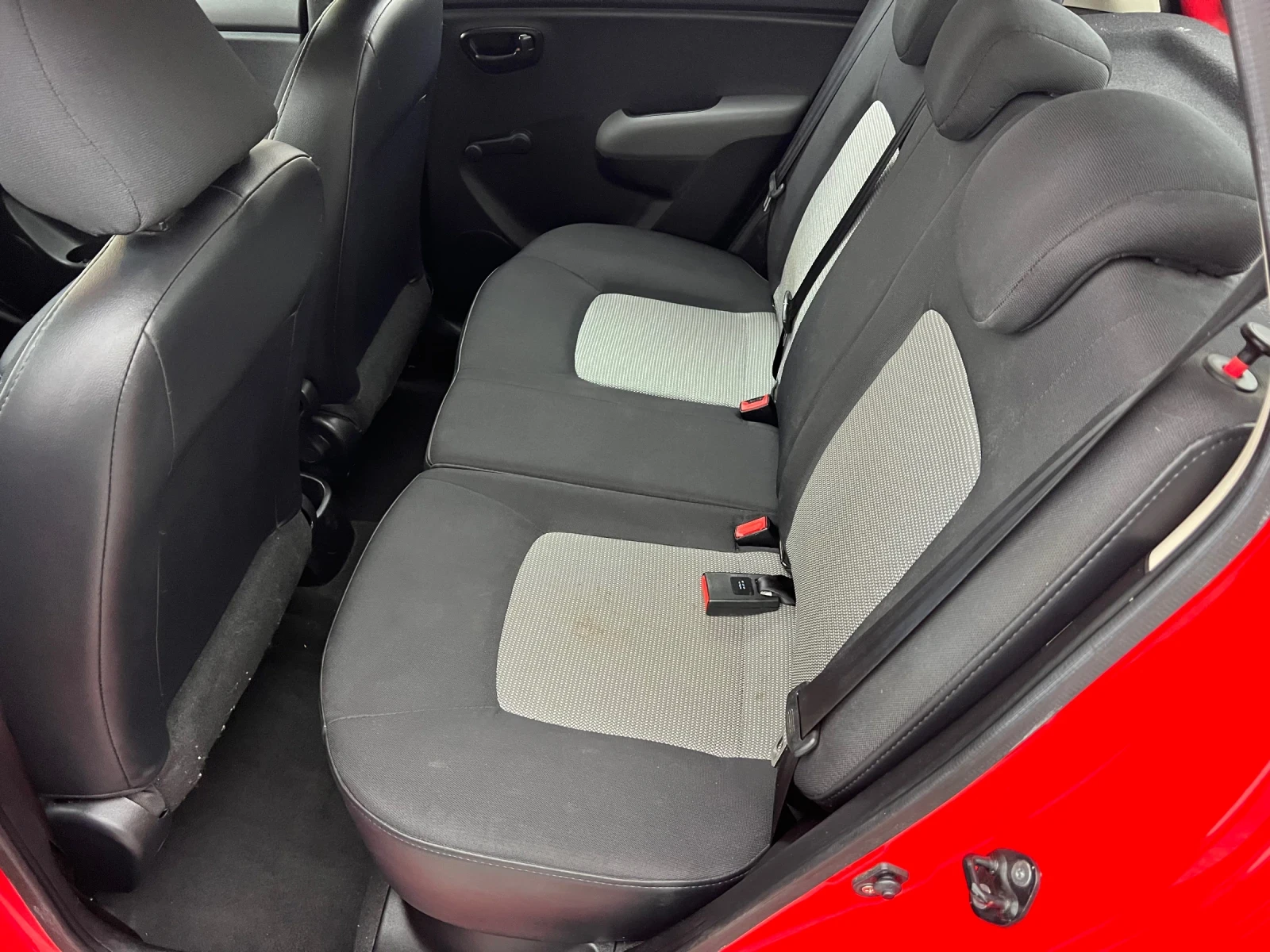 Hyundai I10 1.1 66коня 4цилиндъра Климатик нов внос - изображение 9