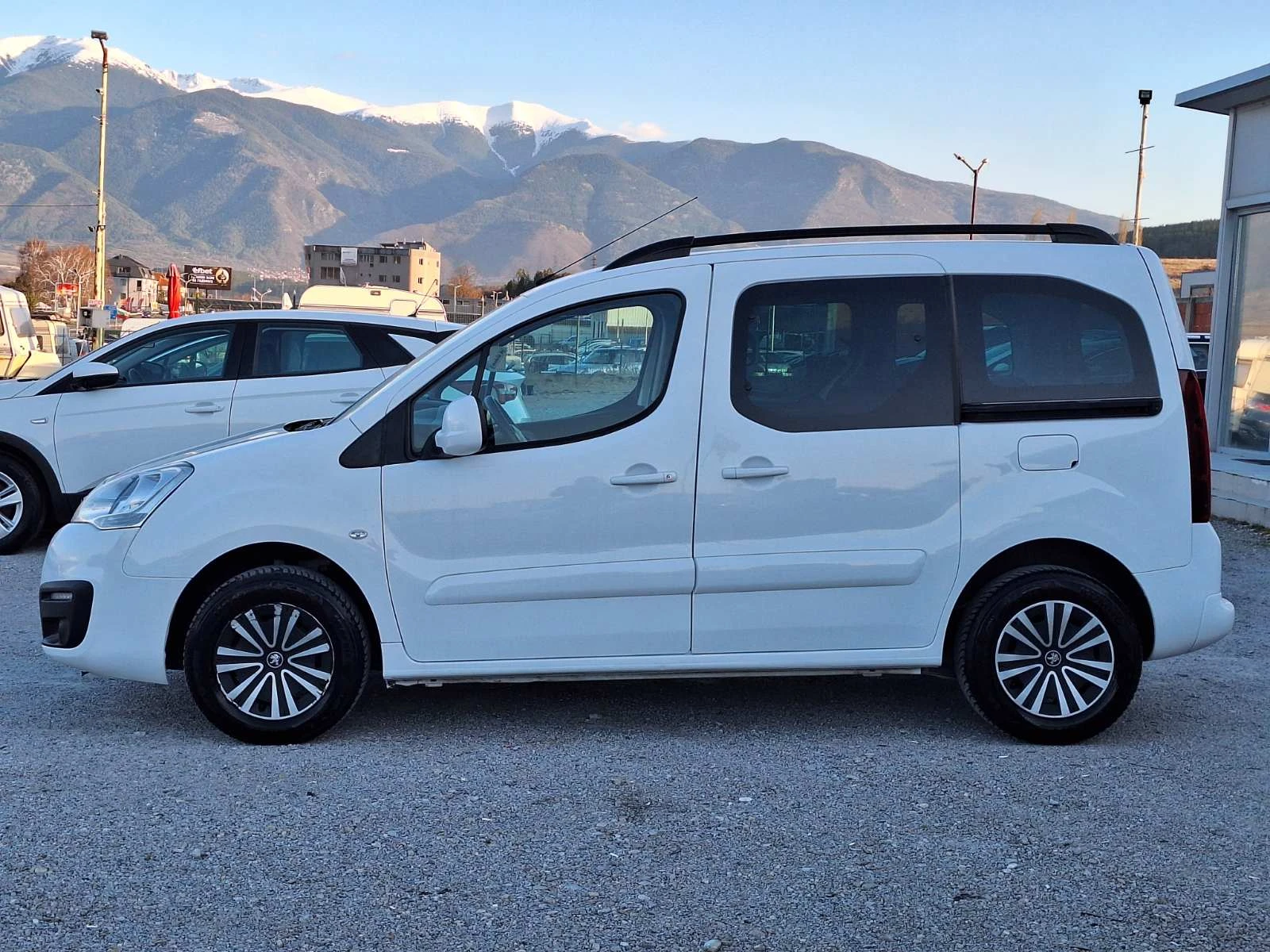 Peugeot Partner 1.6HDI-2017г-MULTISPACE-ПЪТНИЧЕСКО, снимка 2 - Автомобили и джипове - 53878471