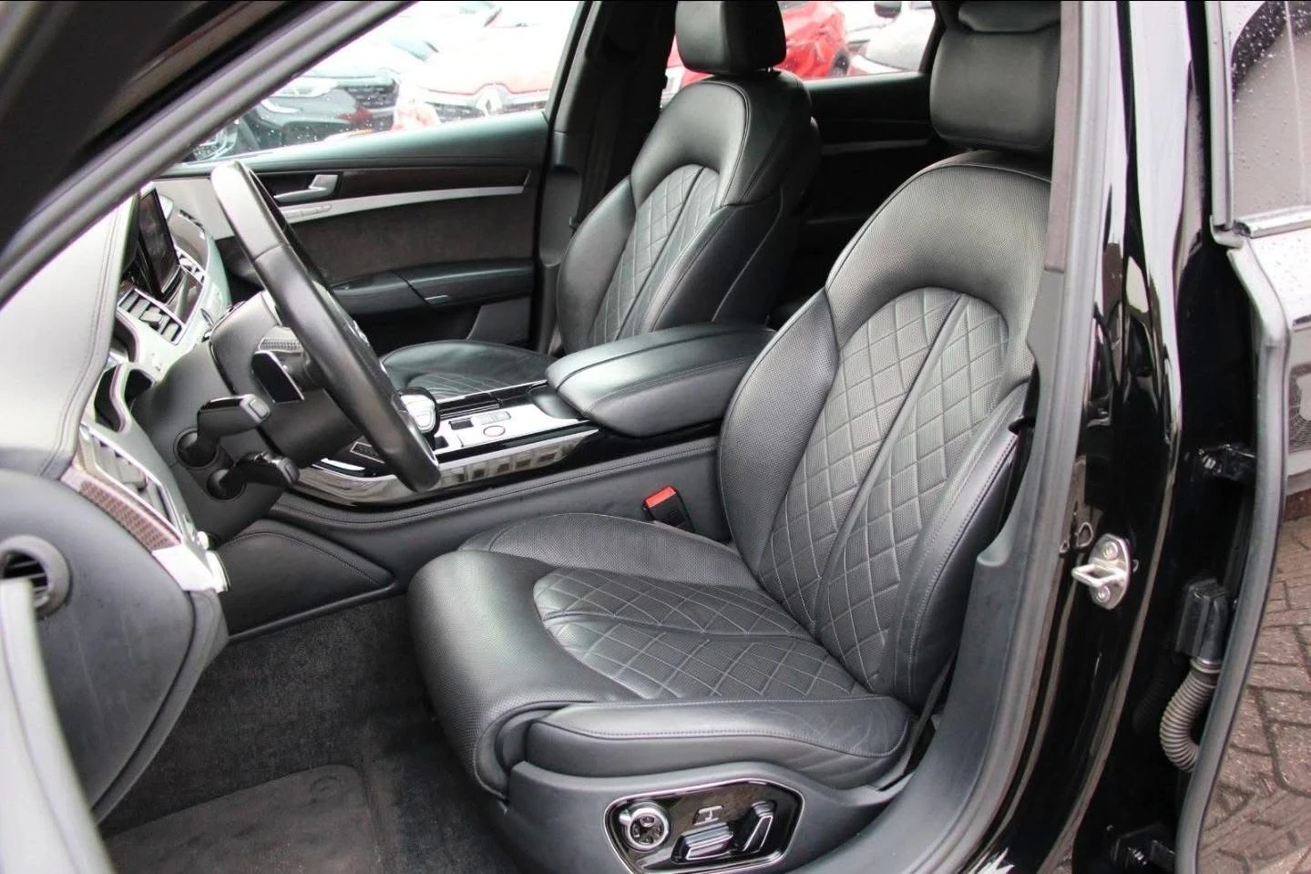 Audi S8 PLUS MATRIX ПАНО B&O CARBON ЛИЗИНГ 100%, снимка 7 - Автомобили и джипове - 54288531