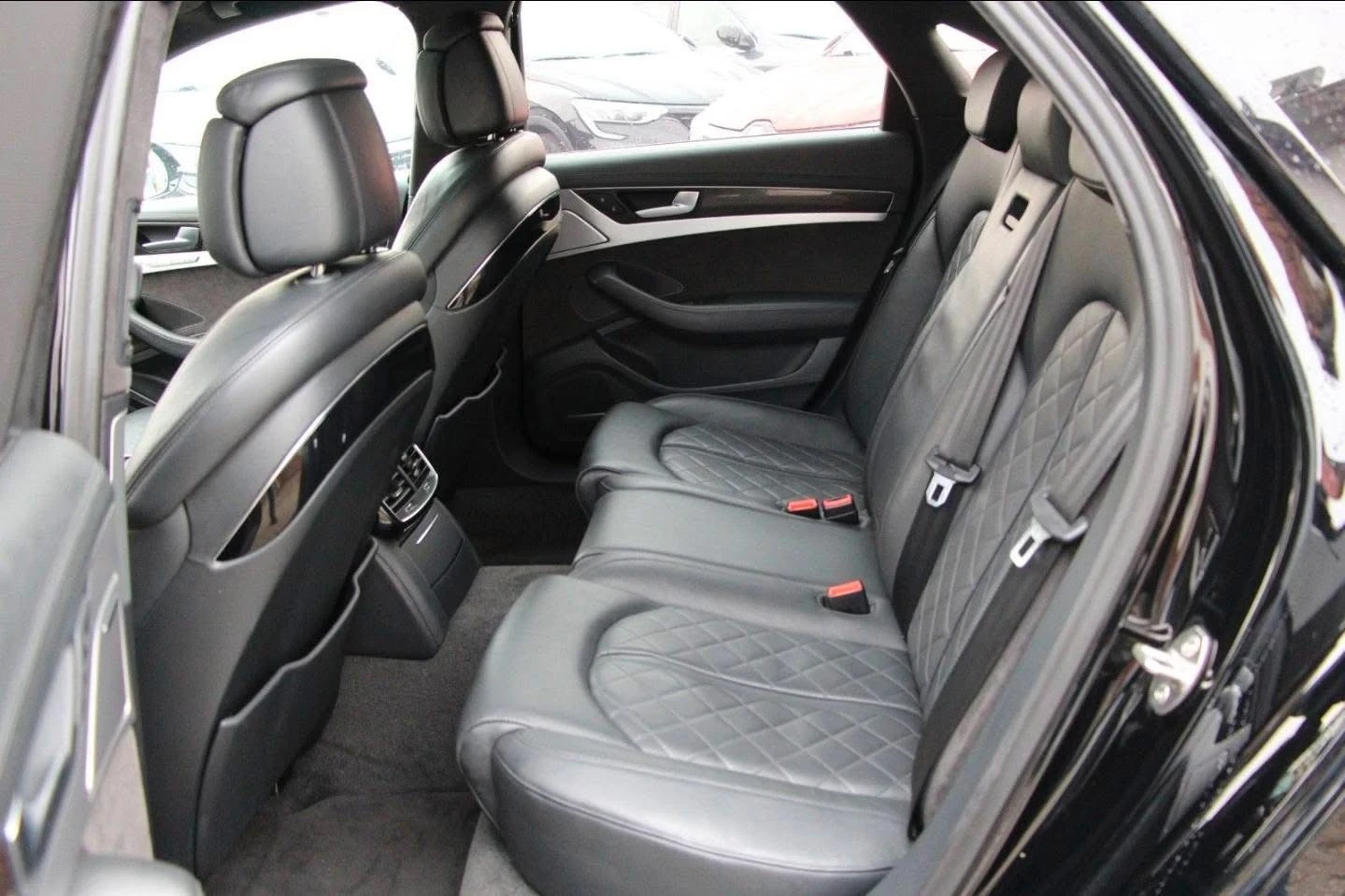 Audi S8 PLUS MATRIX ПАНО B&O CARBON ЛИЗИНГ 100%, снимка 14 - Автомобили и джипове - 54288531