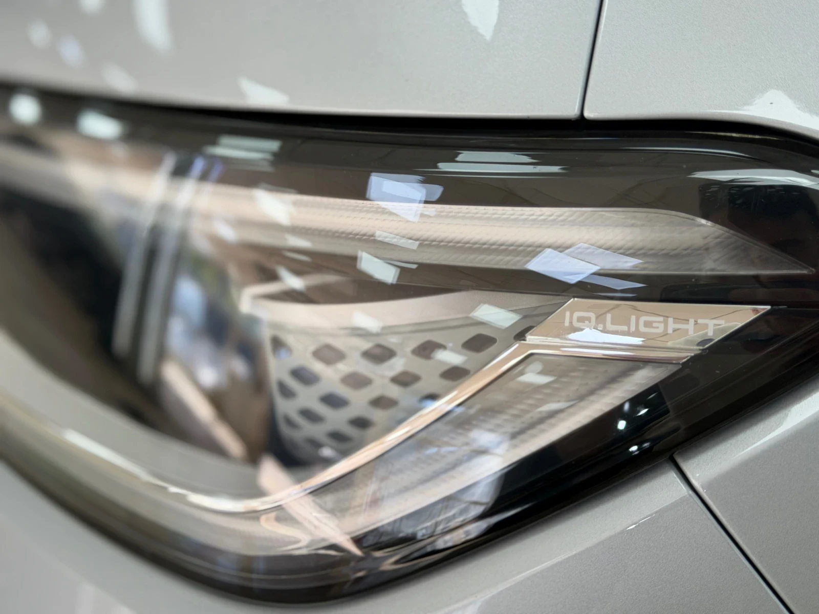 VW ID.4 Head-Up/MatrixLED| Панорама| 360 | ACC/Maсаж/Амбие, снимка 5 - Автомобили и джипове - 54423718