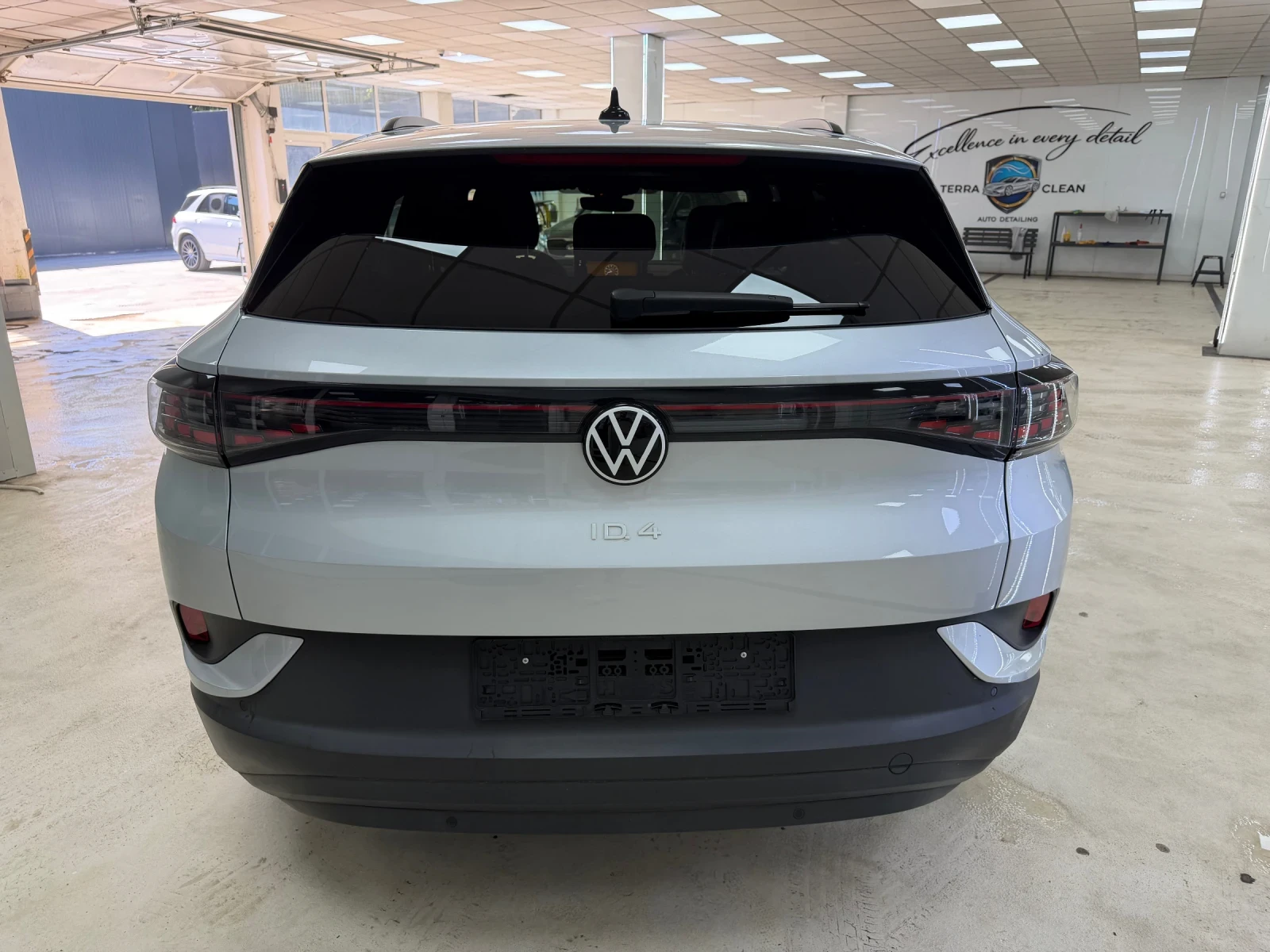 VW ID.4 Head-Up/MatrixLED| Панорама| 360 | ACC/Maсаж/Амбие, снимка 4 - Автомобили и джипове - 54423718