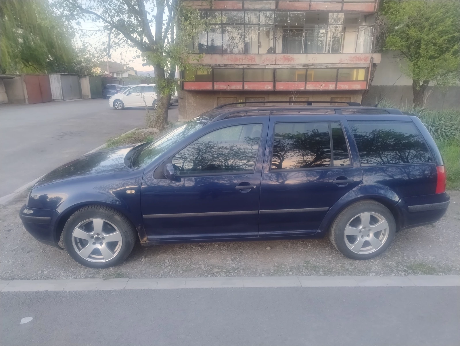 VW Golf, снимка 3 - Автомобили и джипове - 54451761
