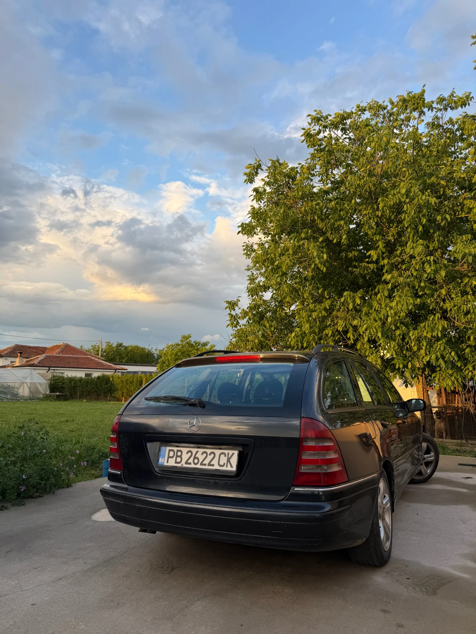 Mercedes-Benz C 220 ., снимка 4 - Автомобили и джипове - 54646421