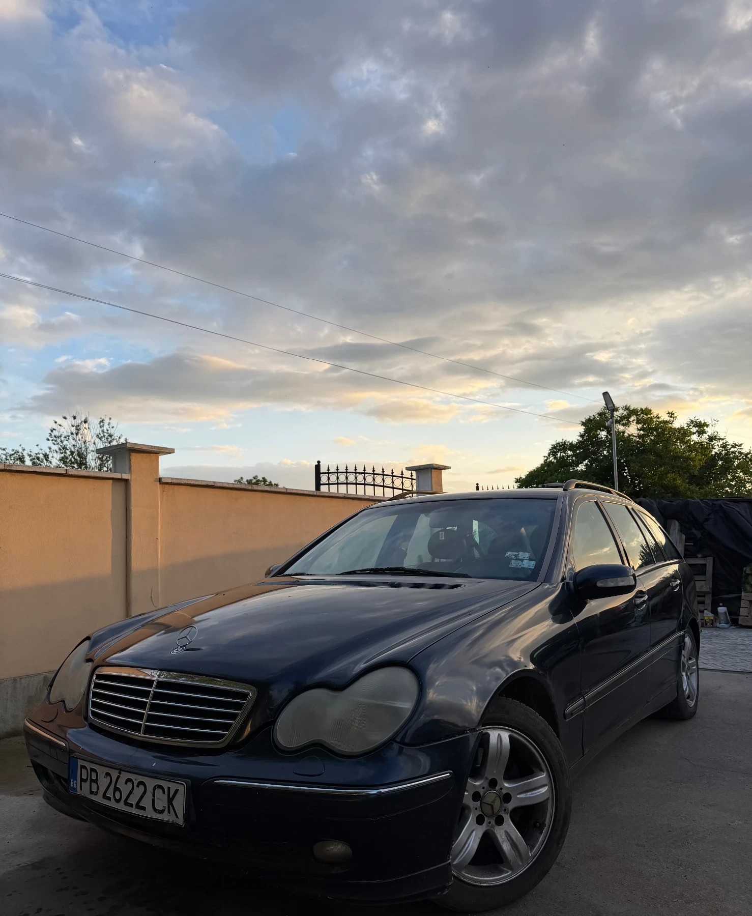 Mercedes-Benz C 220 .