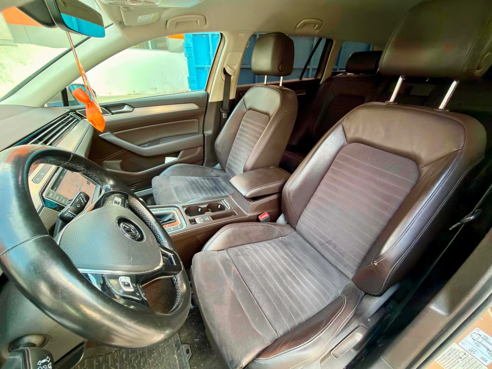 VW Passat 2.0TDI нов внос - перфектна, снимка 16 - Автомобили и джипове - 54654748