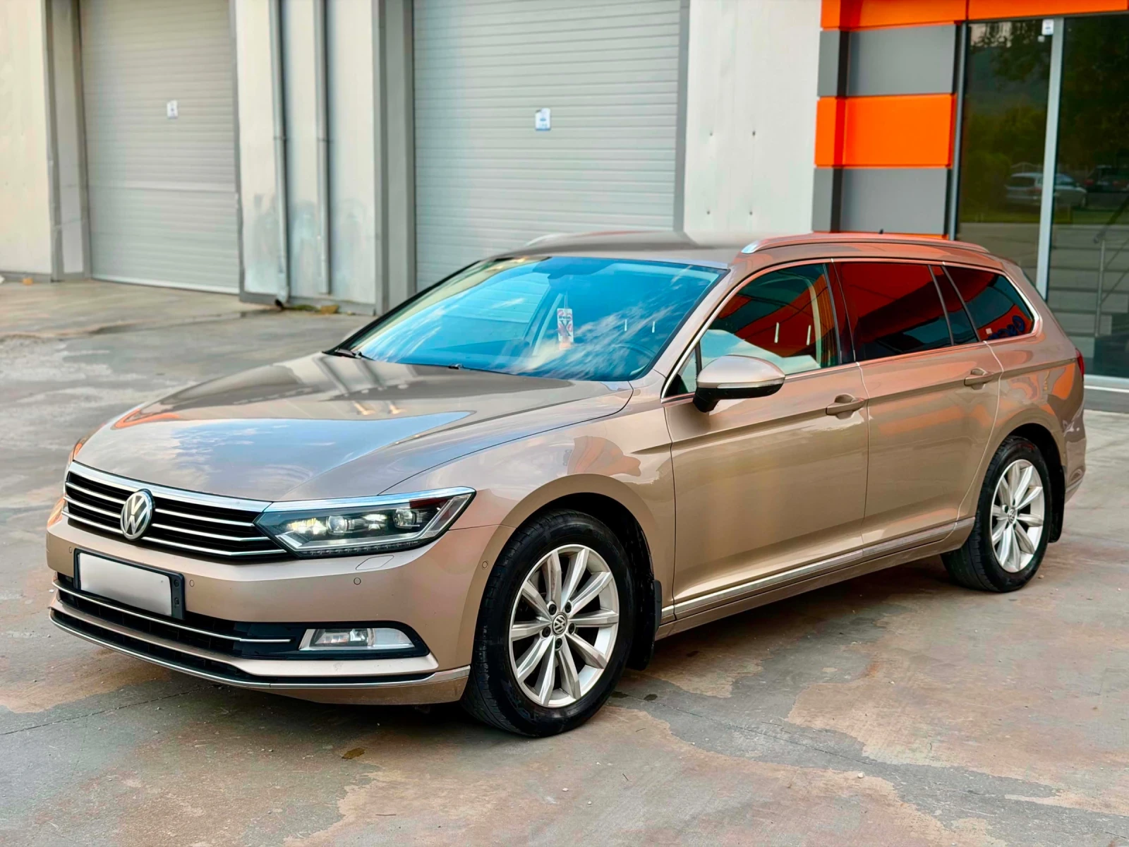 VW Passat 2.0TDI нов внос - перфектна, снимка 5 - Автомобили и джипове - 54654748
