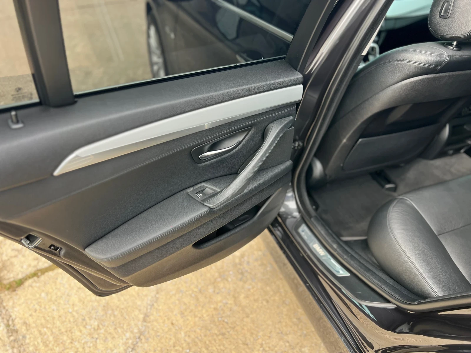 BMW 530 530xd, снимка 10 - Автомобили и джипове - 55052342