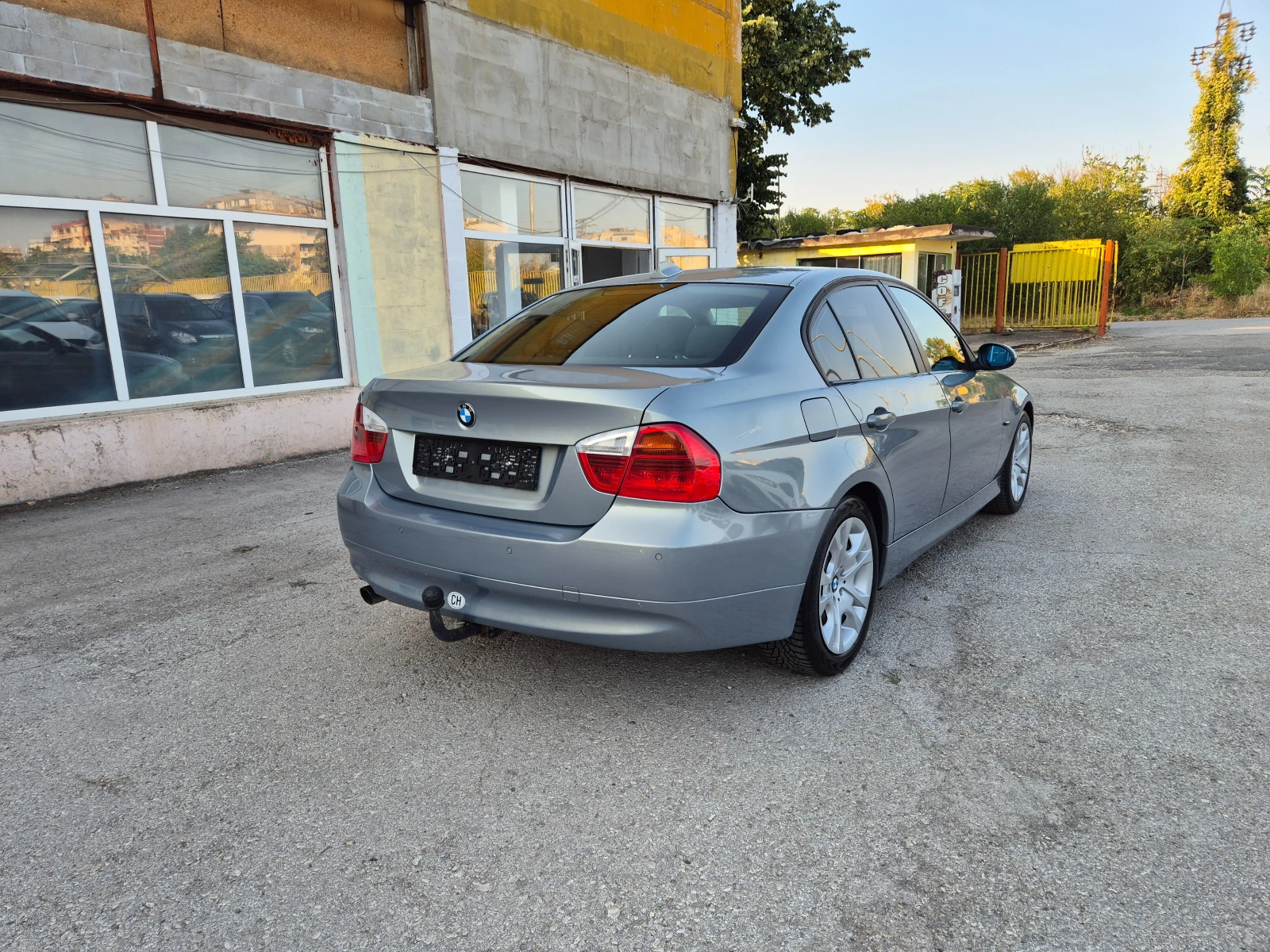 BMW 320 2.0 I 150 k.s. TOP ITALY, снимка 6 - Автомобили и джипове - 55646642