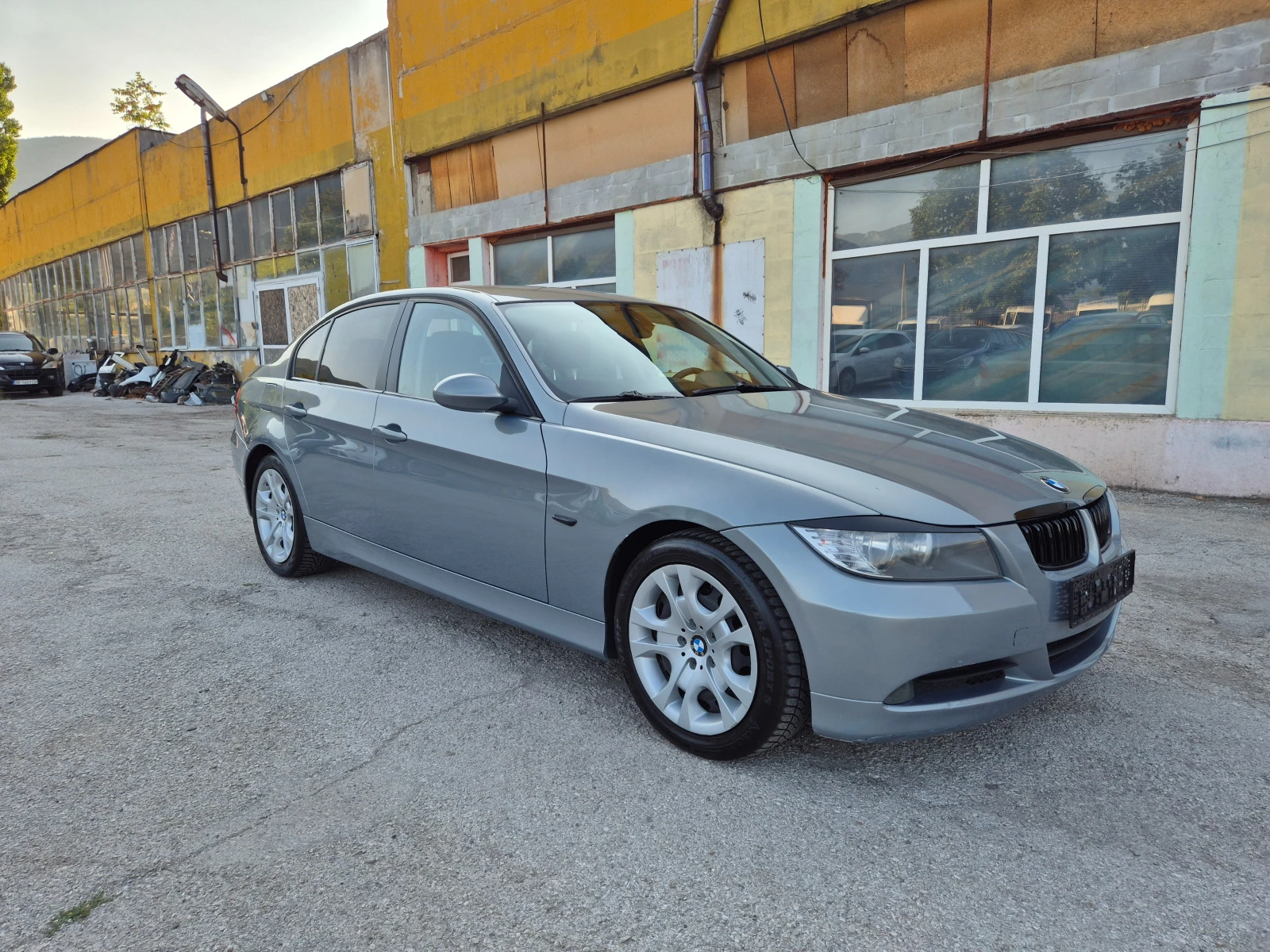 BMW 320 2.0 I 150 k.s. TOP ITALY, снимка 4 - Автомобили и джипове - 55646642