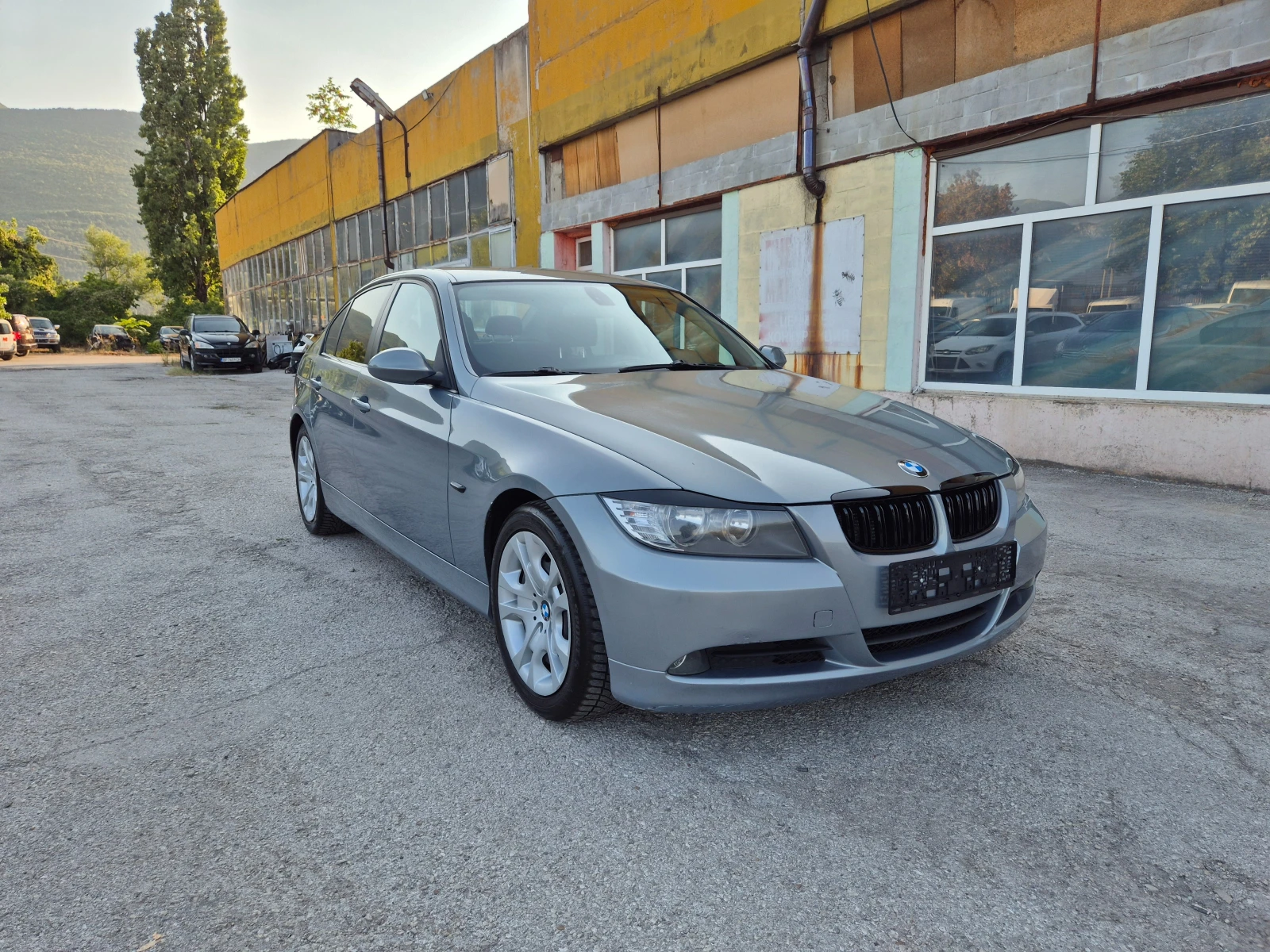 BMW 320 2.0 I 150 k.s. TOP ITALY, снимка 3 - Автомобили и джипове - 55646642