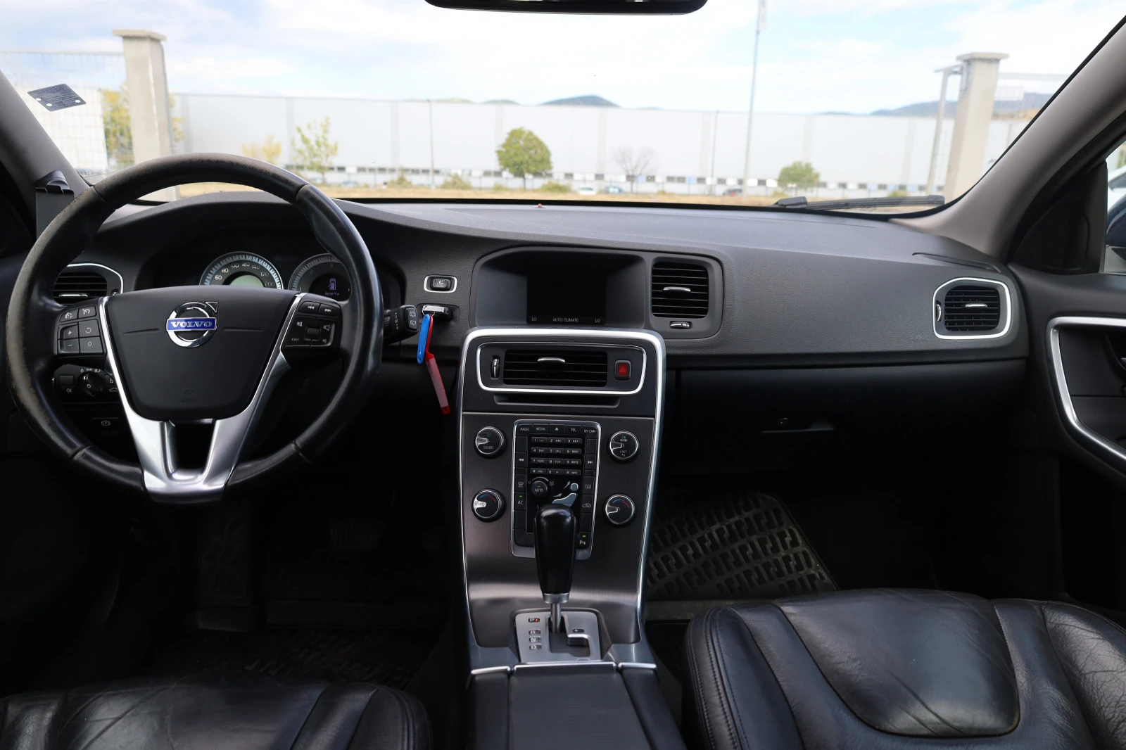 Volvo V60, снимка 10 - Автомобили и джипове - 55975378
