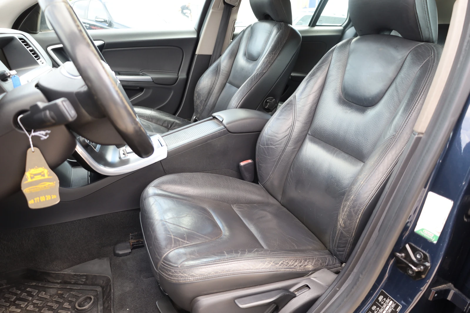 Volvo V60, снимка 8 - Автомобили и джипове - 55975378