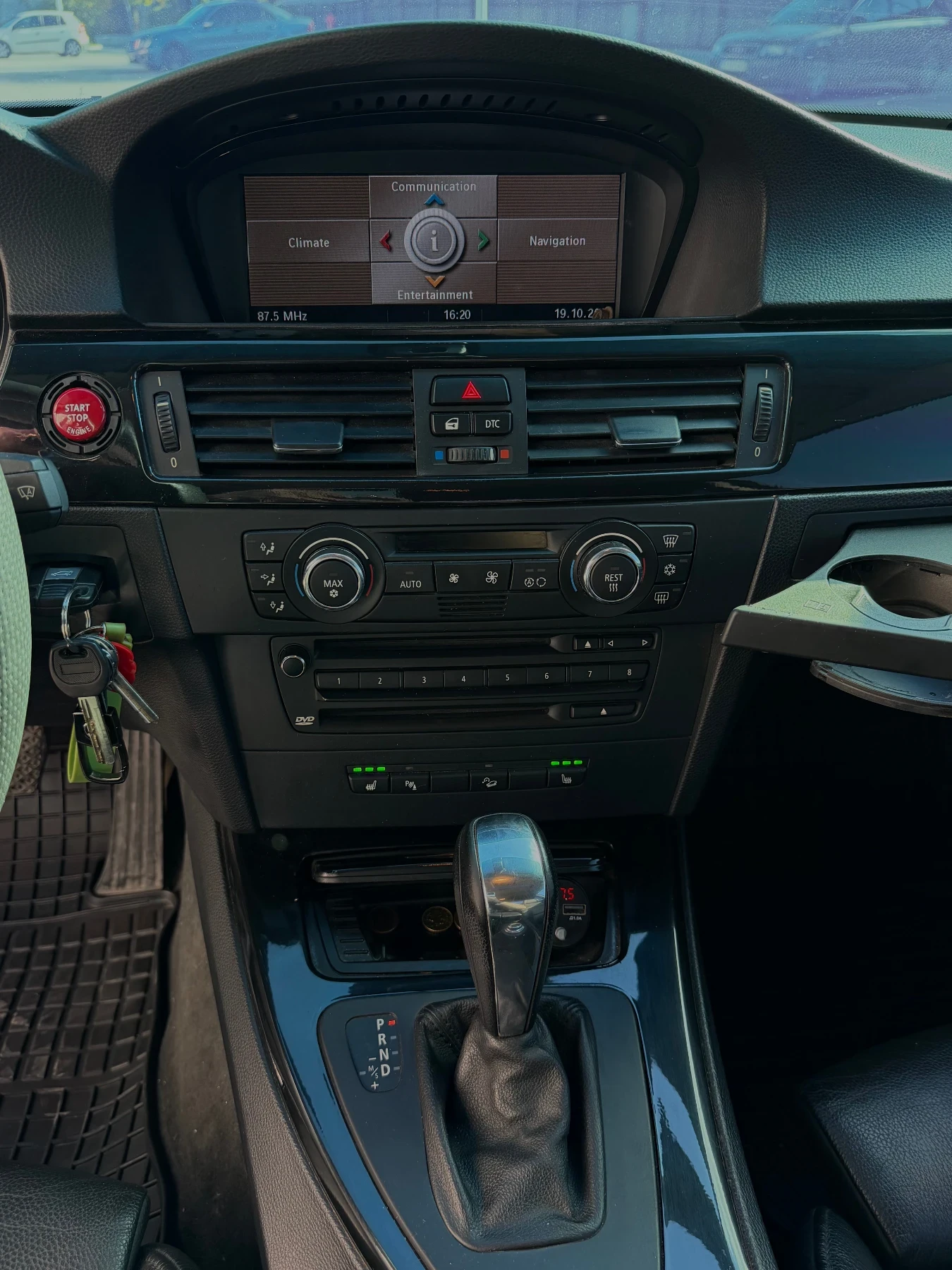 BMW 330, снимка 11 - Автомобили и джипове - 56568346