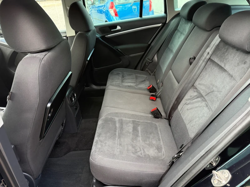 VW Tiguan 2.0TDI* АВТОМАТИК-DSG* 4X4, снимка 10 - Автомобили и джипове - 51746300