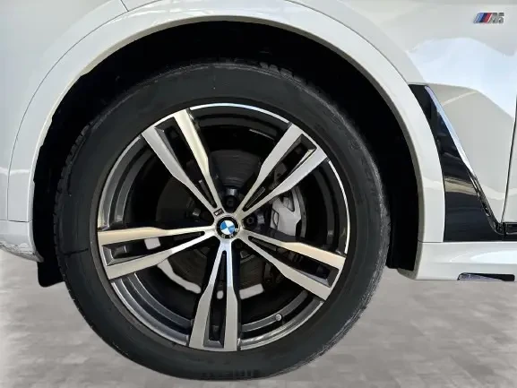 BMW X7 40d xDrive = M-Sport = Shadow Line Гаранция, снимка 4 - Автомобили и джипове - 53902760
