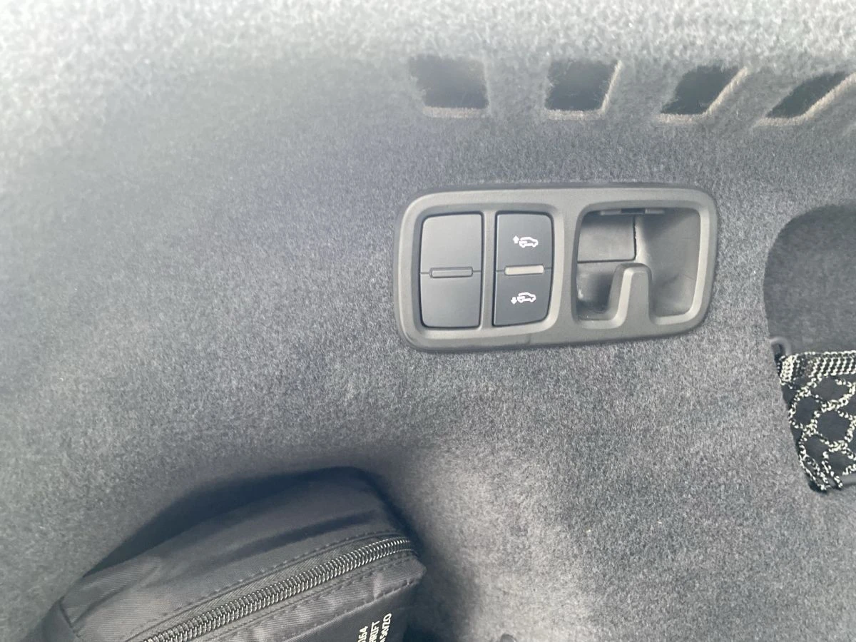 Audi RSQ8 quattro max.305km/h Panorama | Mobile.bg   17