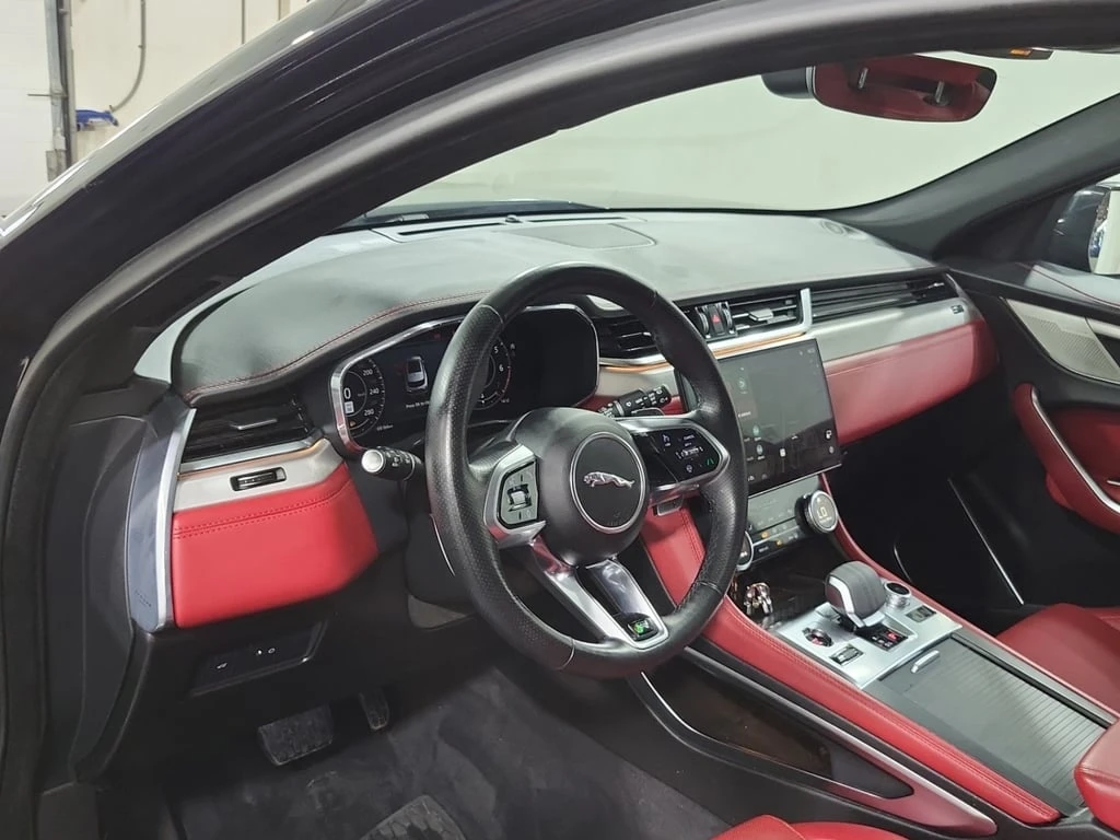 Jaguar F-PACE  - изображение 10