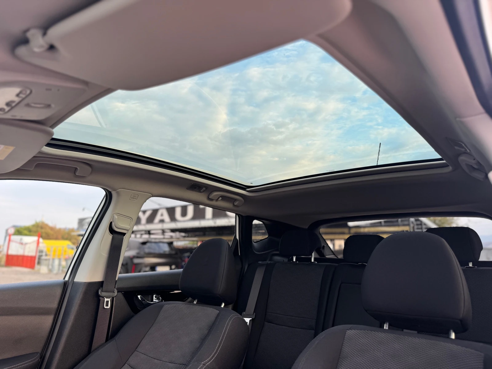 Nissan Qashqai 1.5Dci= Keyless Go= 360* = = =  | Mobile.bg   15