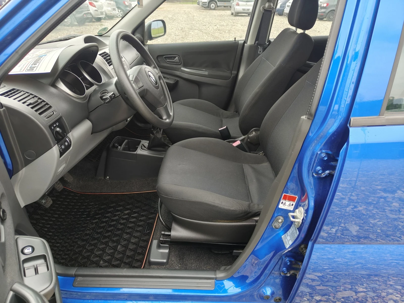 Suzuki Ignis 1.3i 4?4 Klima perfect , снимка 10 - Автомобили и джипове - 52336712