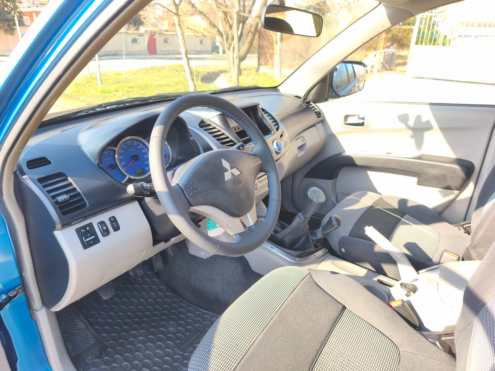 Mitsubishi L200 4x4 2.5DID Swiss, снимка 6 - Автомобили и джипове - 53868239