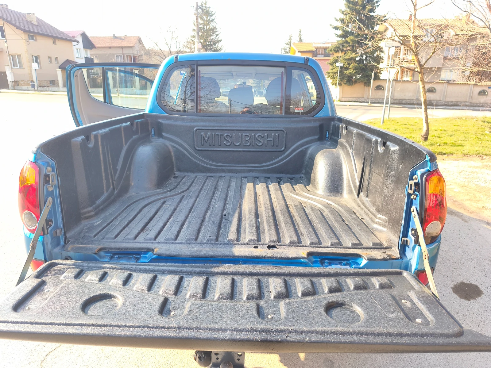 Mitsubishi L200 4x4 2.5DID Swiss, снимка 9 - Автомобили и джипове - 53868239