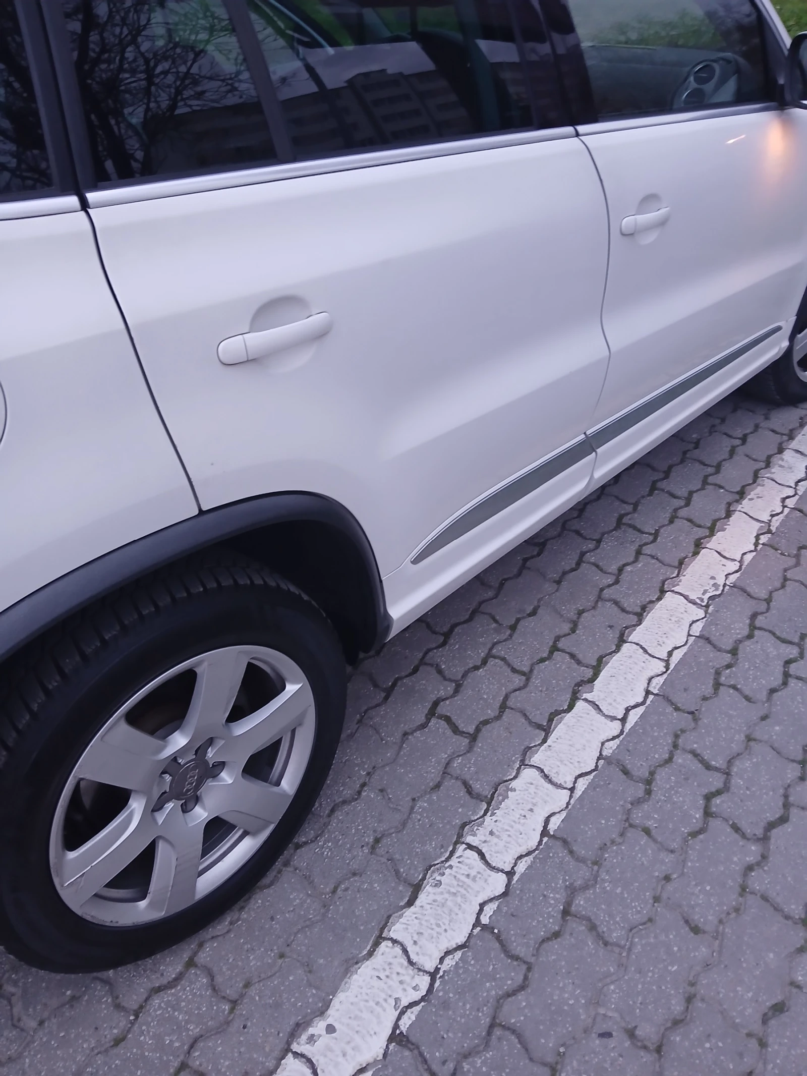 VW Tiguan, снимка 14 - Автомобили и джипове - 53971874