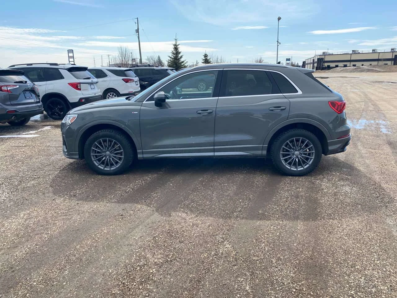 Audi Q3 /ГУМИ С ДЖАНТИ / КЛИП НА МОТОРА , снимка 2 - Автомобили и джипове - 54169185