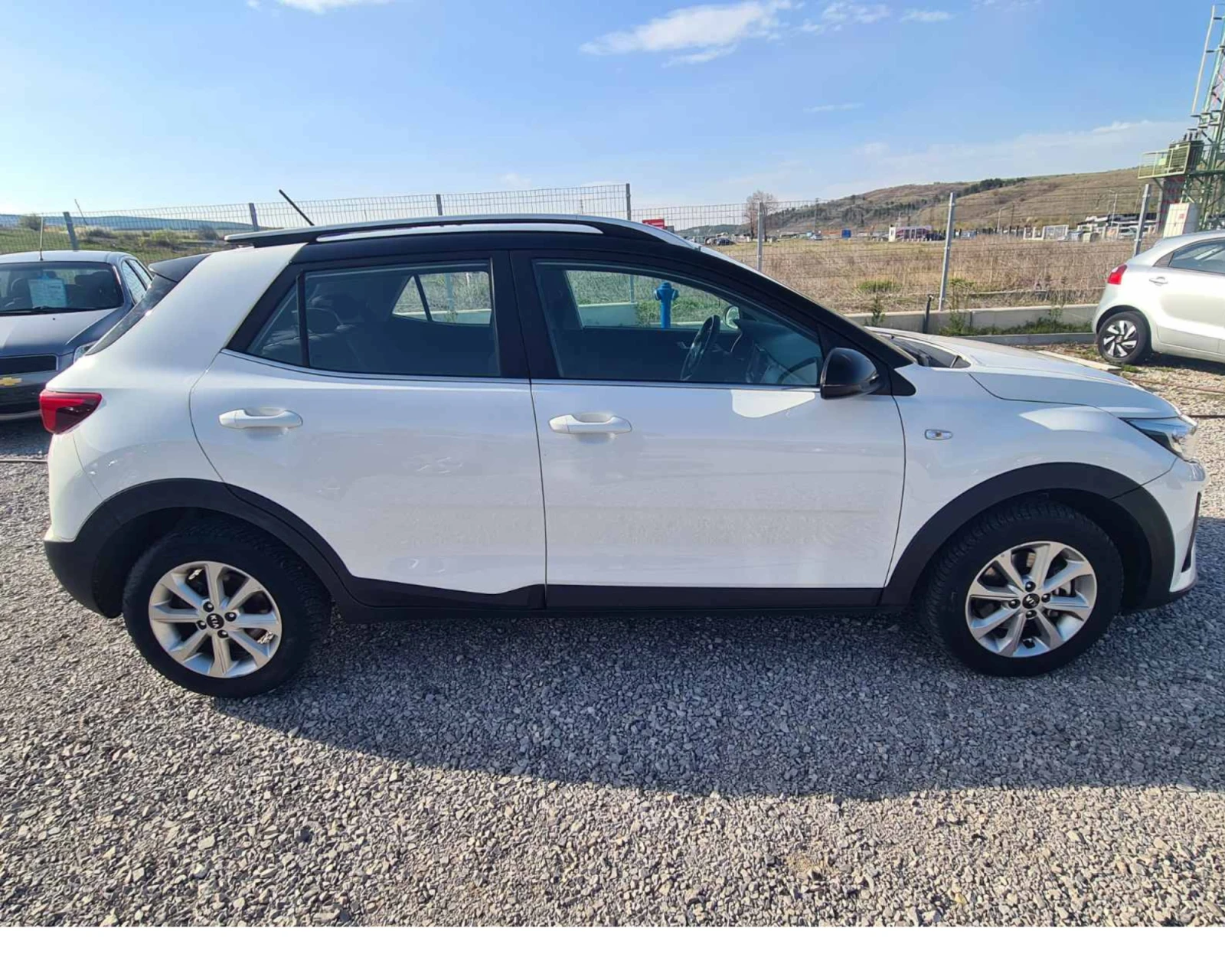 Kia Stonic 1.4i 100k.c Euro6, снимка 3 - Автомобили и джипове - 54263547