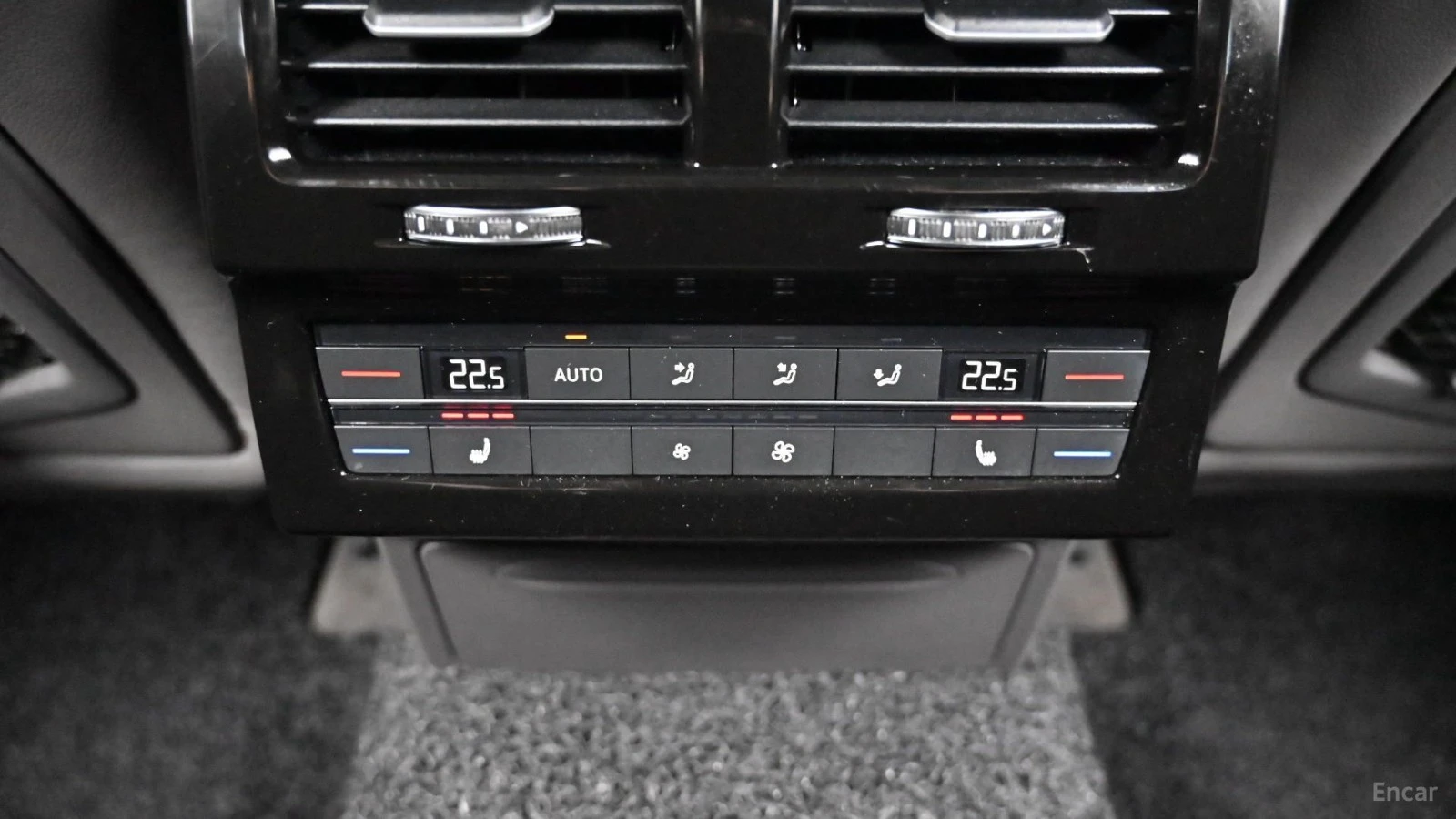 VW Touareg 3.0TDI* PRESTIGE* ПОДГРЕВ* ОБДУХВАНЕ* ПАНО* HUD* , снимка 15 - Автомобили и джипове - 55674002