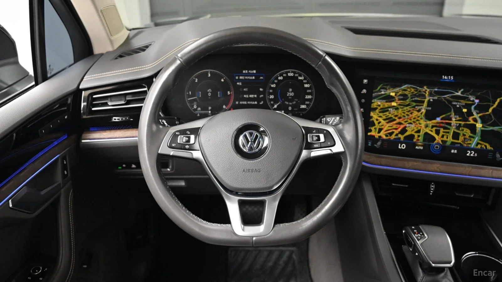 VW Touareg 3.0TDI* PRESTIGE* ПОДГРЕВ* ОБДУХВАНЕ* ПАНО* HUD* , снимка 12 - Автомобили и джипове - 55674002