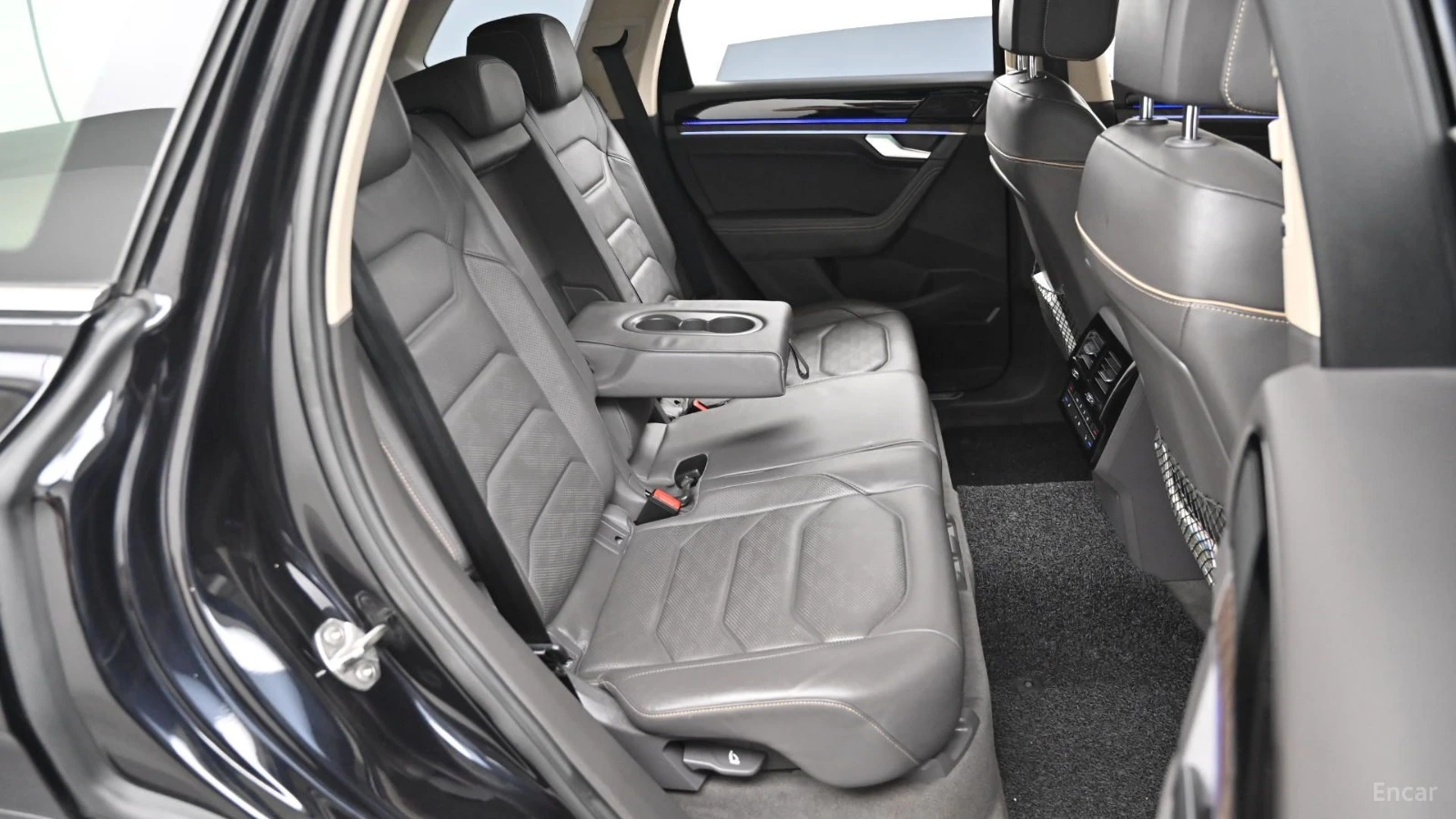 VW Touareg 3.0TDI* PRESTIGE* ПОДГРЕВ* ОБДУХВАНЕ* ПАНО* HUD* , снимка 11 - Автомобили и джипове - 55674002