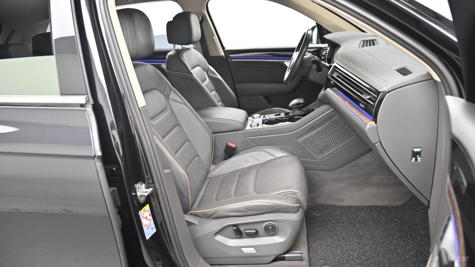 VW Touareg 3.0TDI* PRESTIGE* ПОДГРЕВ* ОБДУХВАНЕ* ПАНО* HUD* , снимка 9 - Автомобили и джипове - 55674002
