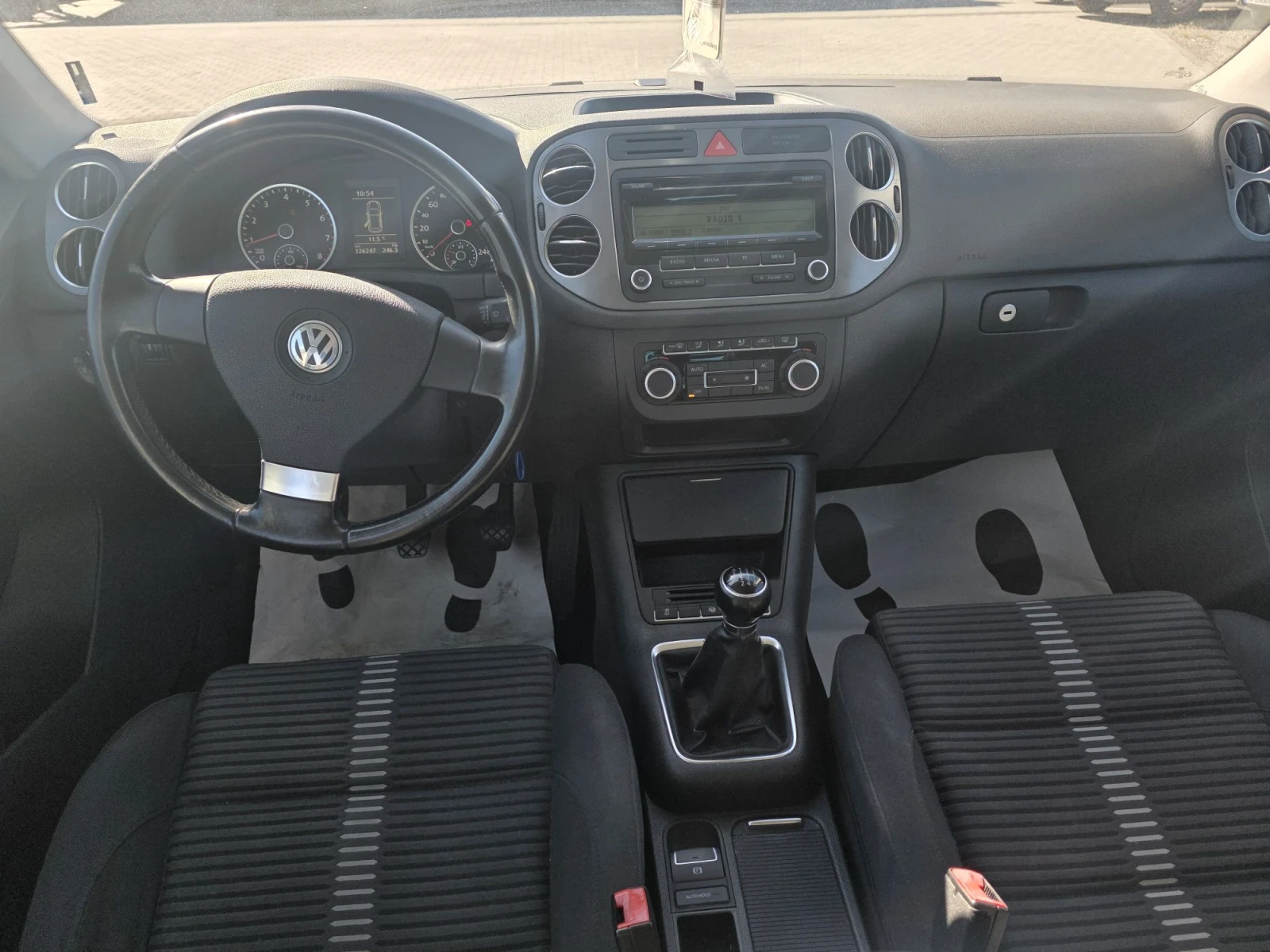 VW Tiguan 1.4TSi  4x4, снимка 9 - Автомобили и джипове - 56565034