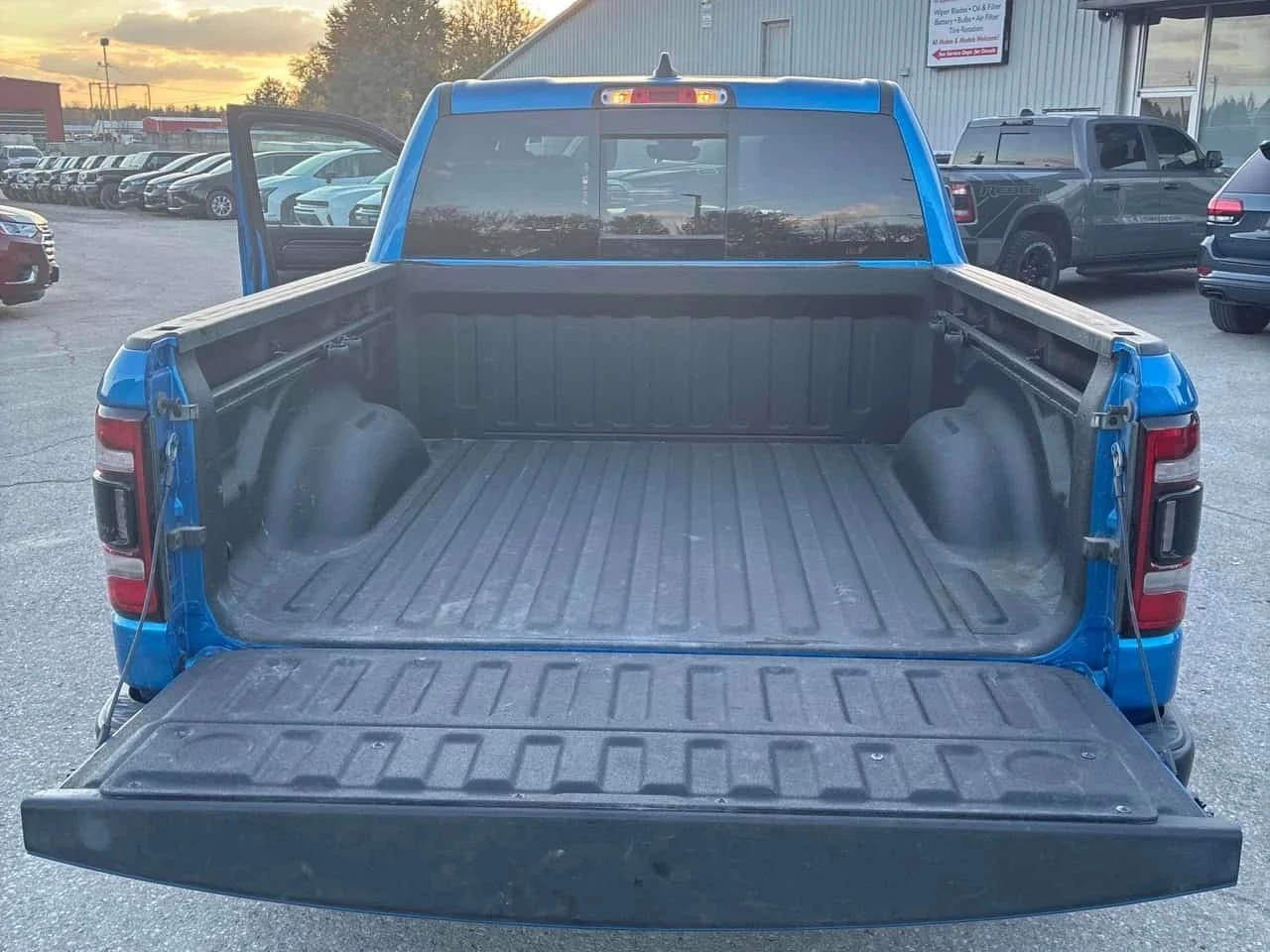 Dodge RAM 1500, снимка 15 - Автомобили и джипове - 56686544