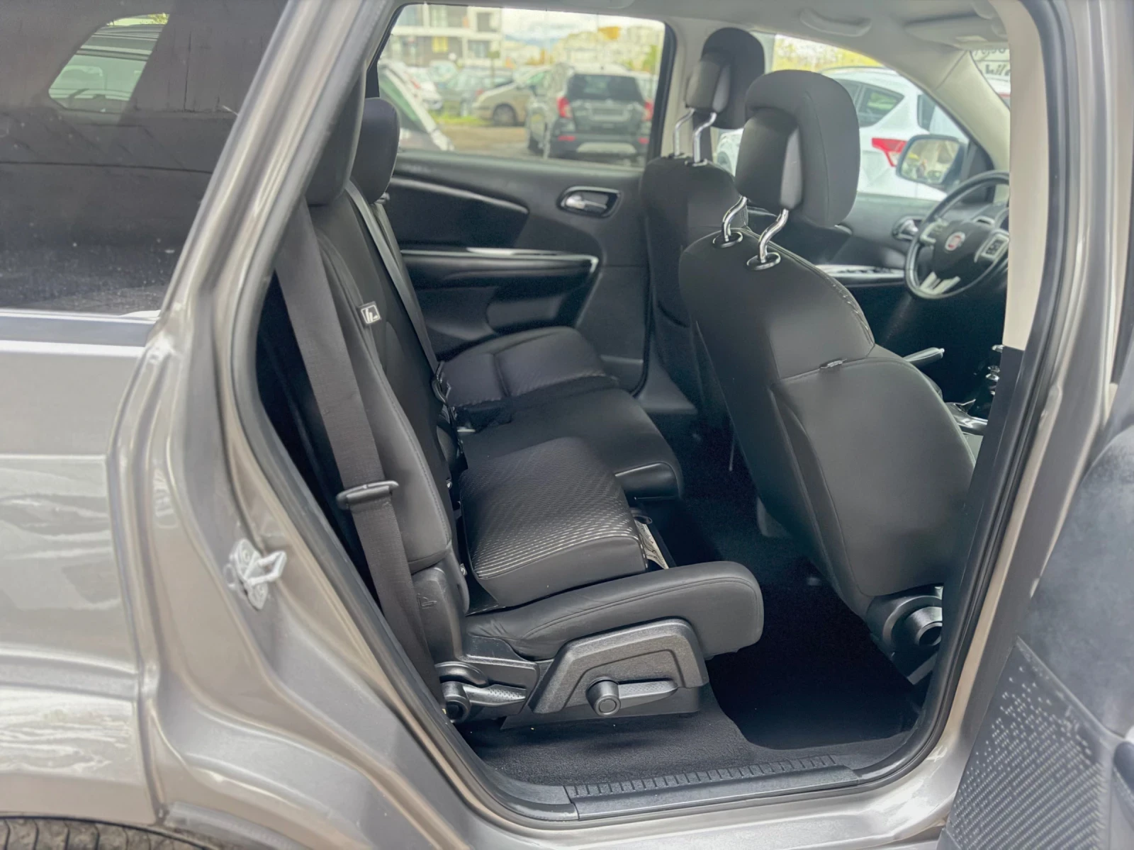 Fiat Freemont 2.0 -D., снимка 11 - Автомобили и джипове - 56713072