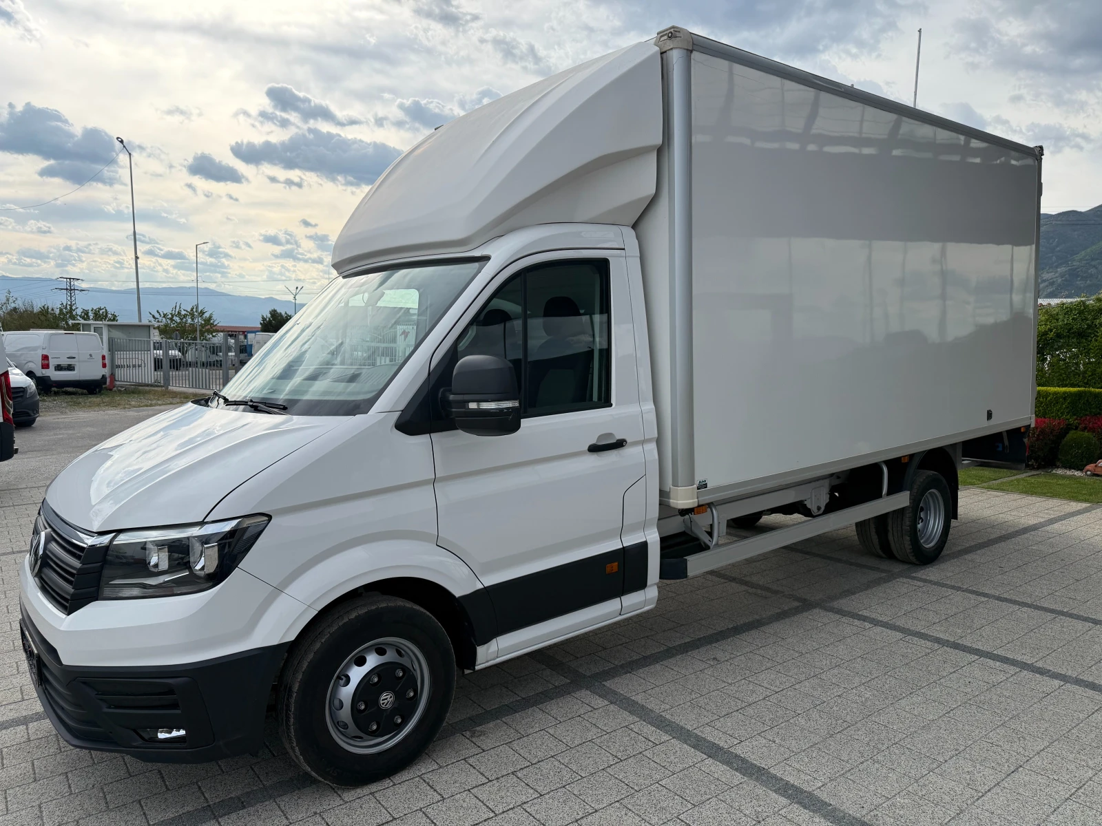 VW Crafter 2.0TDI до 3.5т. 4.54м. Клима Euro 6 , снимка 4 - Бусове и автобуси - 54424897