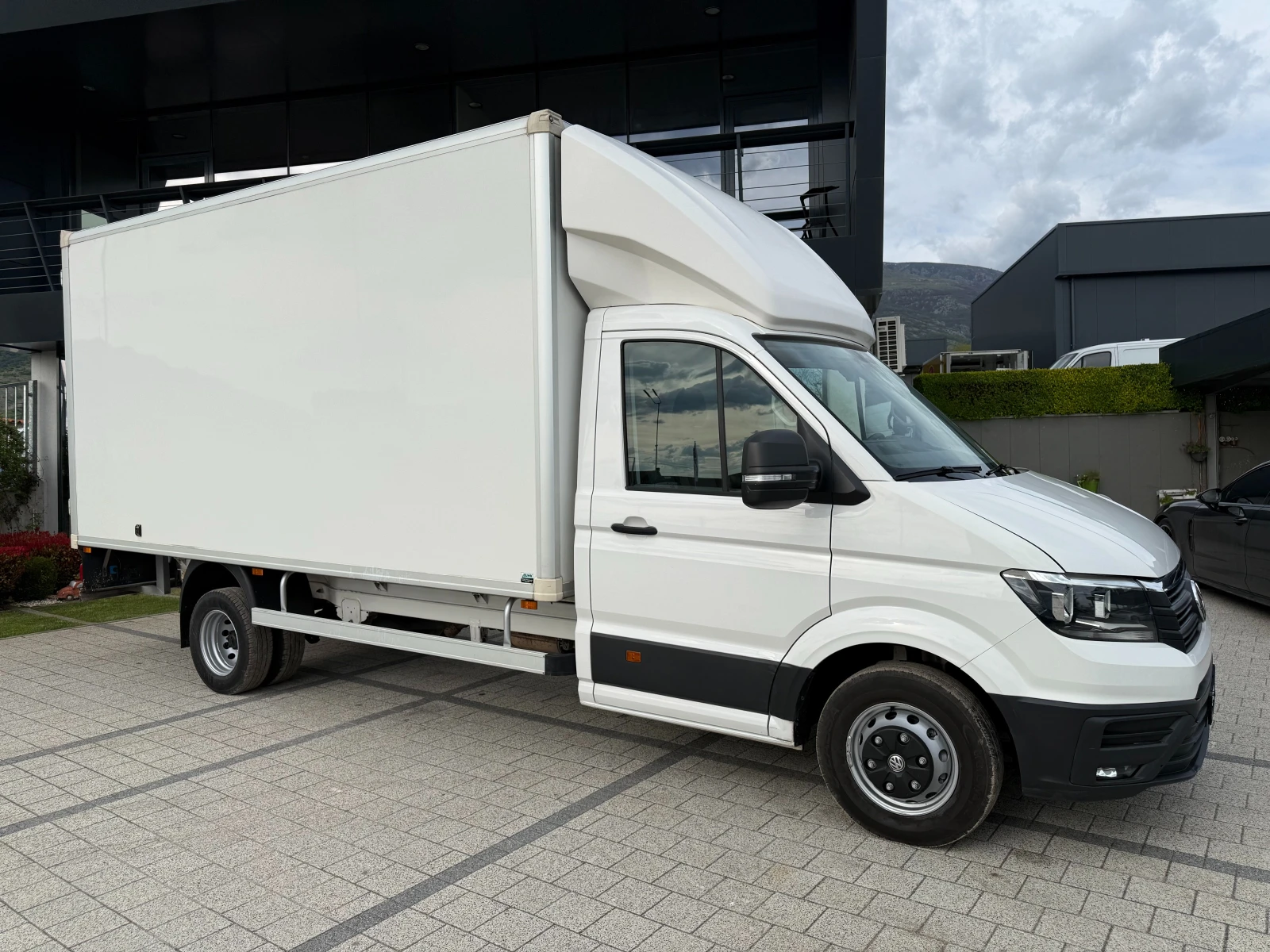 VW Crafter 2.0TDI до 3.5т. 4.54м. Клима Euro 6 , снимка 2 - Бусове и автобуси - 54424897
