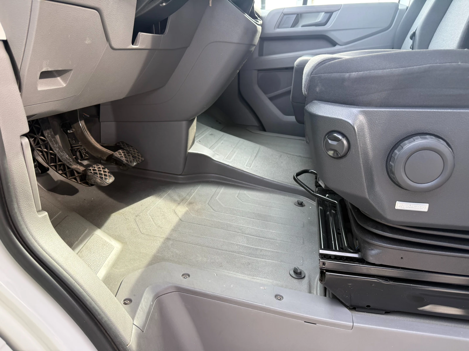 VW Crafter 2.0TDI до 3.5т. 4.54м. Клима Euro 6 , снимка 16 - Бусове и автобуси - 54424897