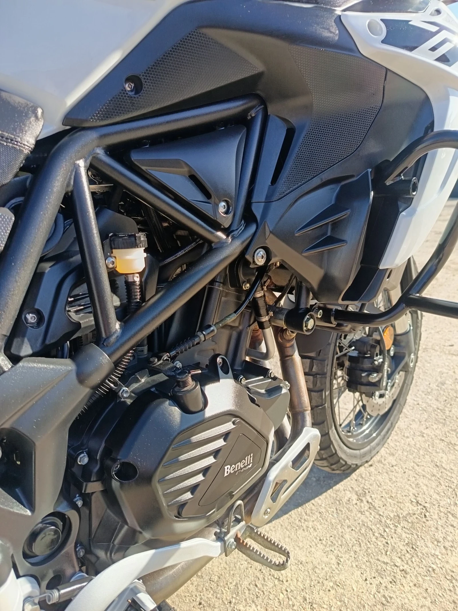 Benelli 500 TRK 502X ABS A2 - изображение 4